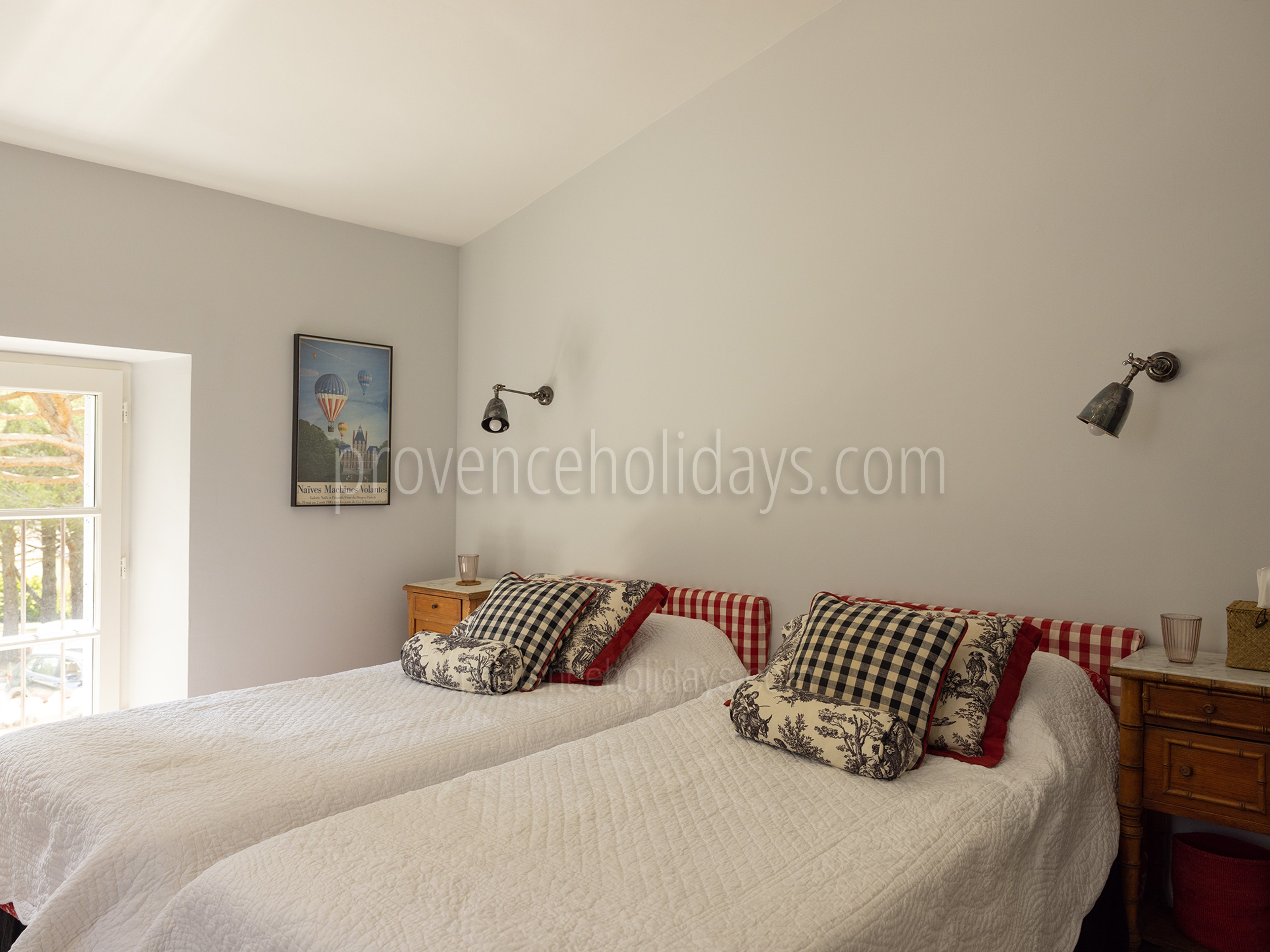 23 - Le Mas d\'Ansouis: Villa: Bedroom