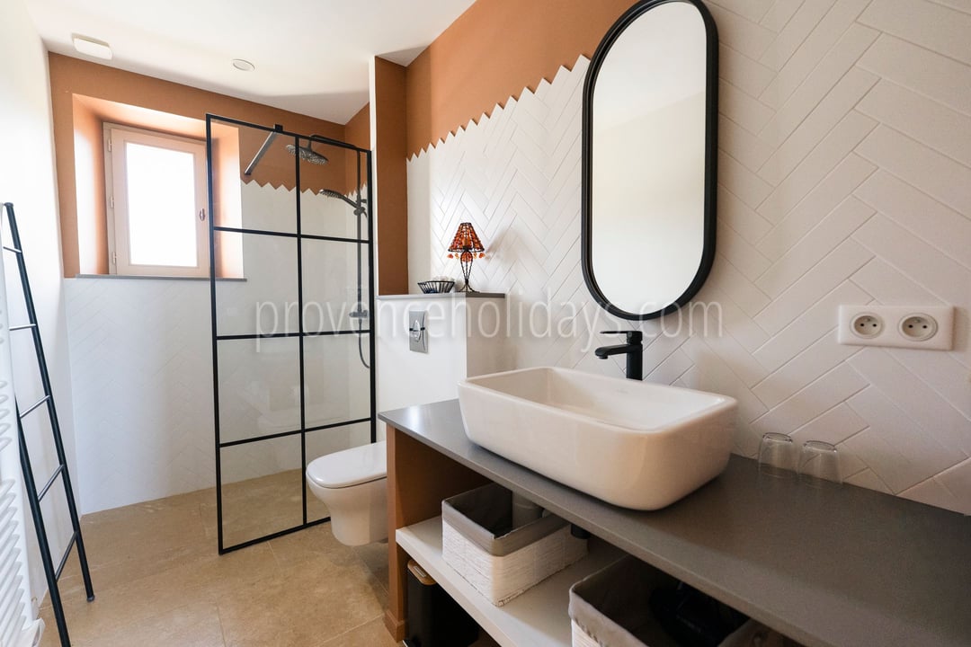 26 - L’Orée des Lavandes: Villa: Bathroom
