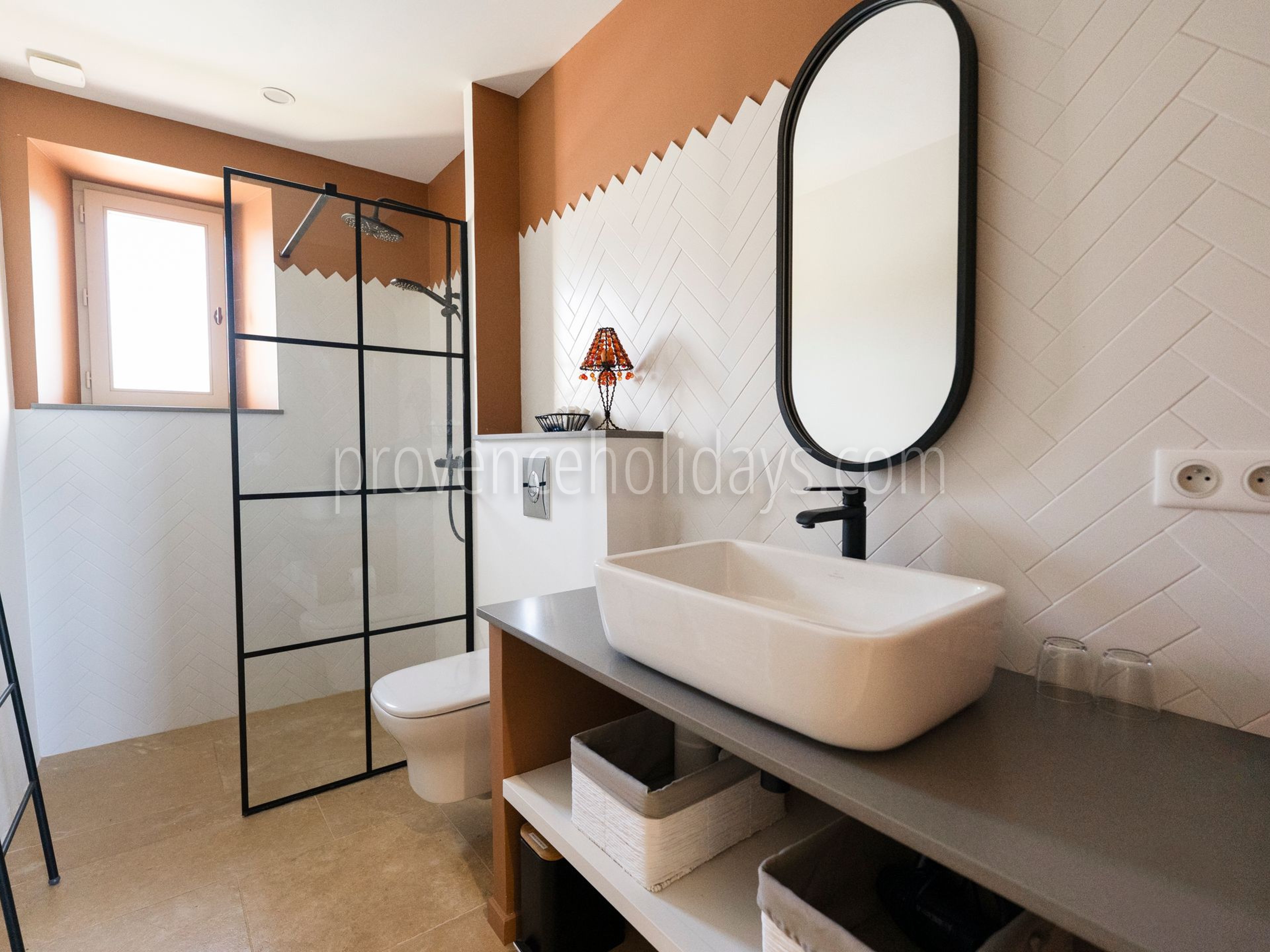 26 - L’Orée des Lavandes: Villa: Bathroom