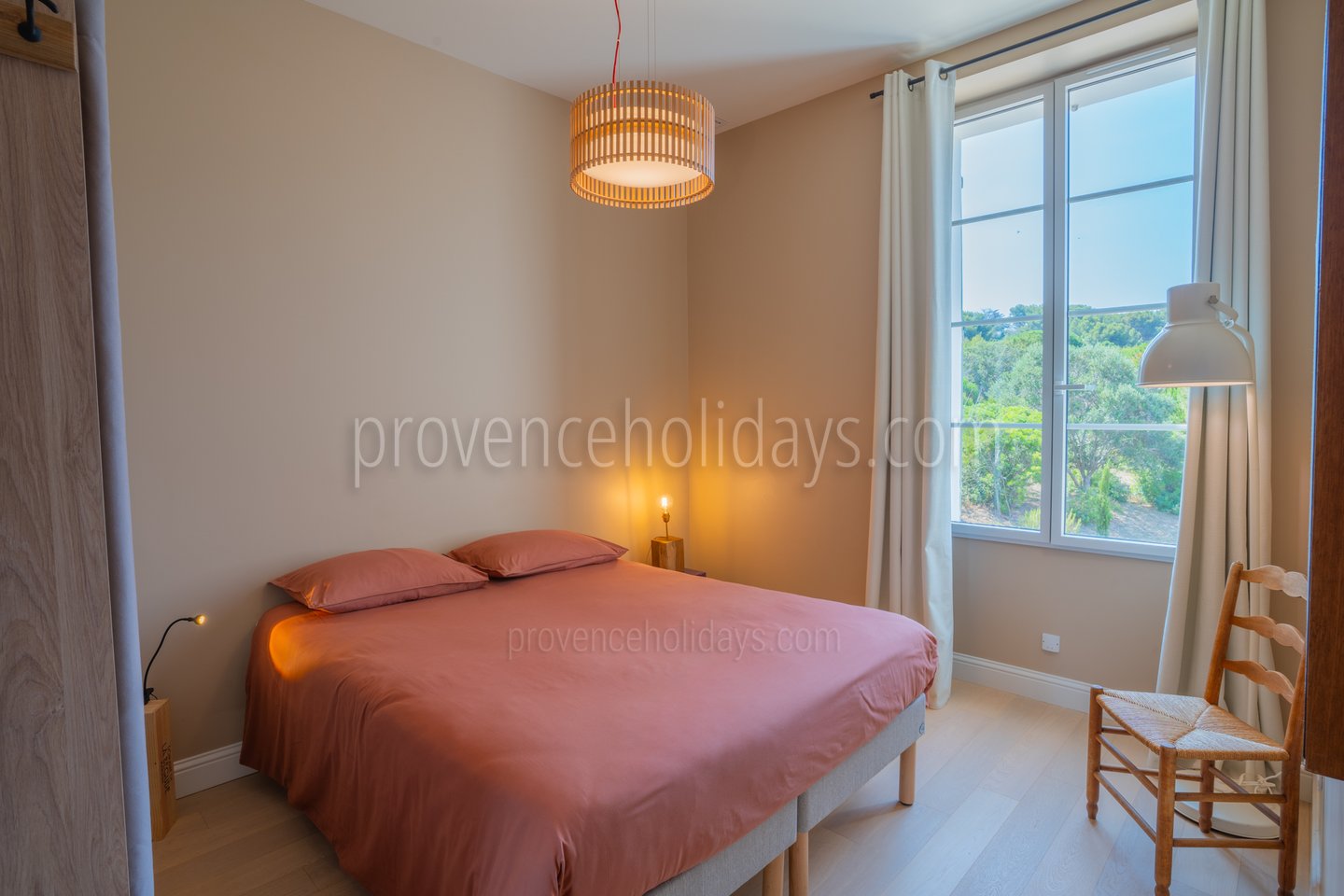 25 - Bastidon: Villa: Bedroom