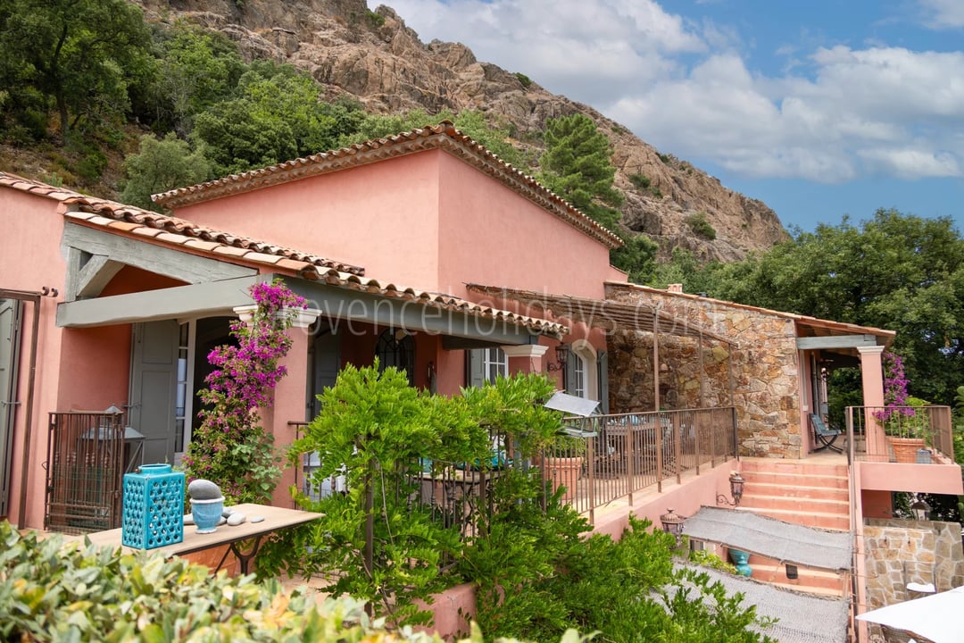 57 - Villa with sauna in La Garde-Freinet: Villa: Exterior
