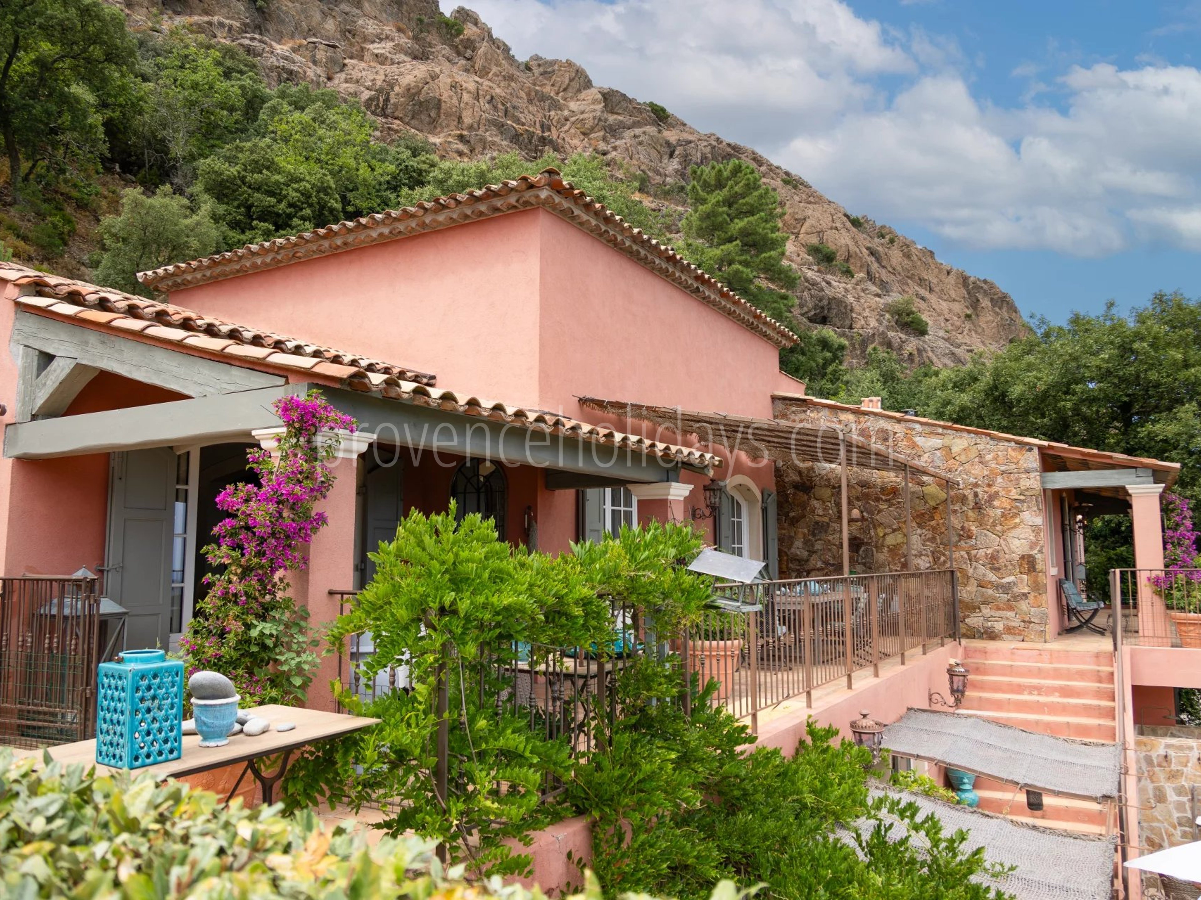 57 - Villa with sauna in La Garde-Freinet: Villa: Exterior