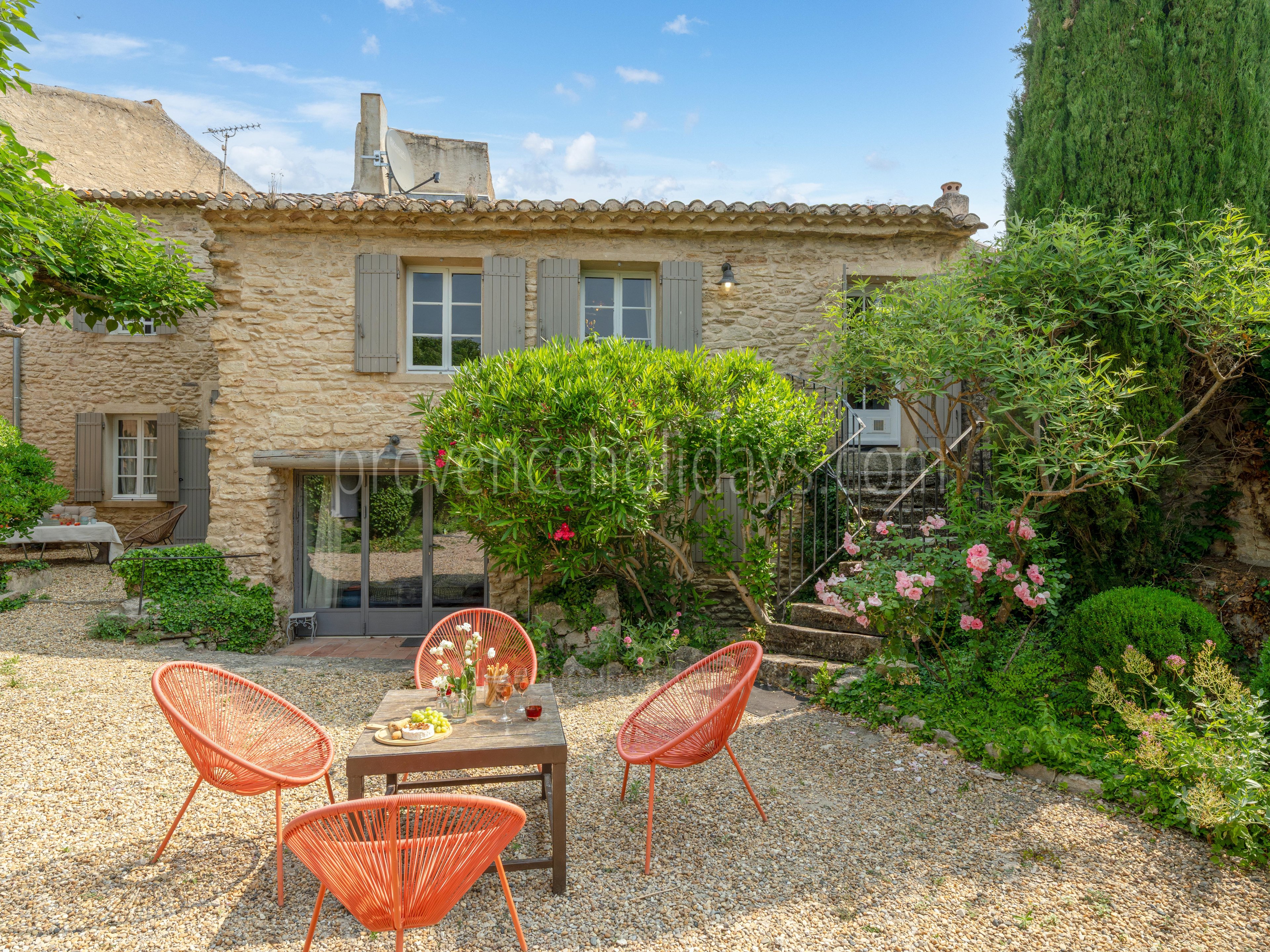 35 - Le Mas de Cabrières: Villa: Exterior