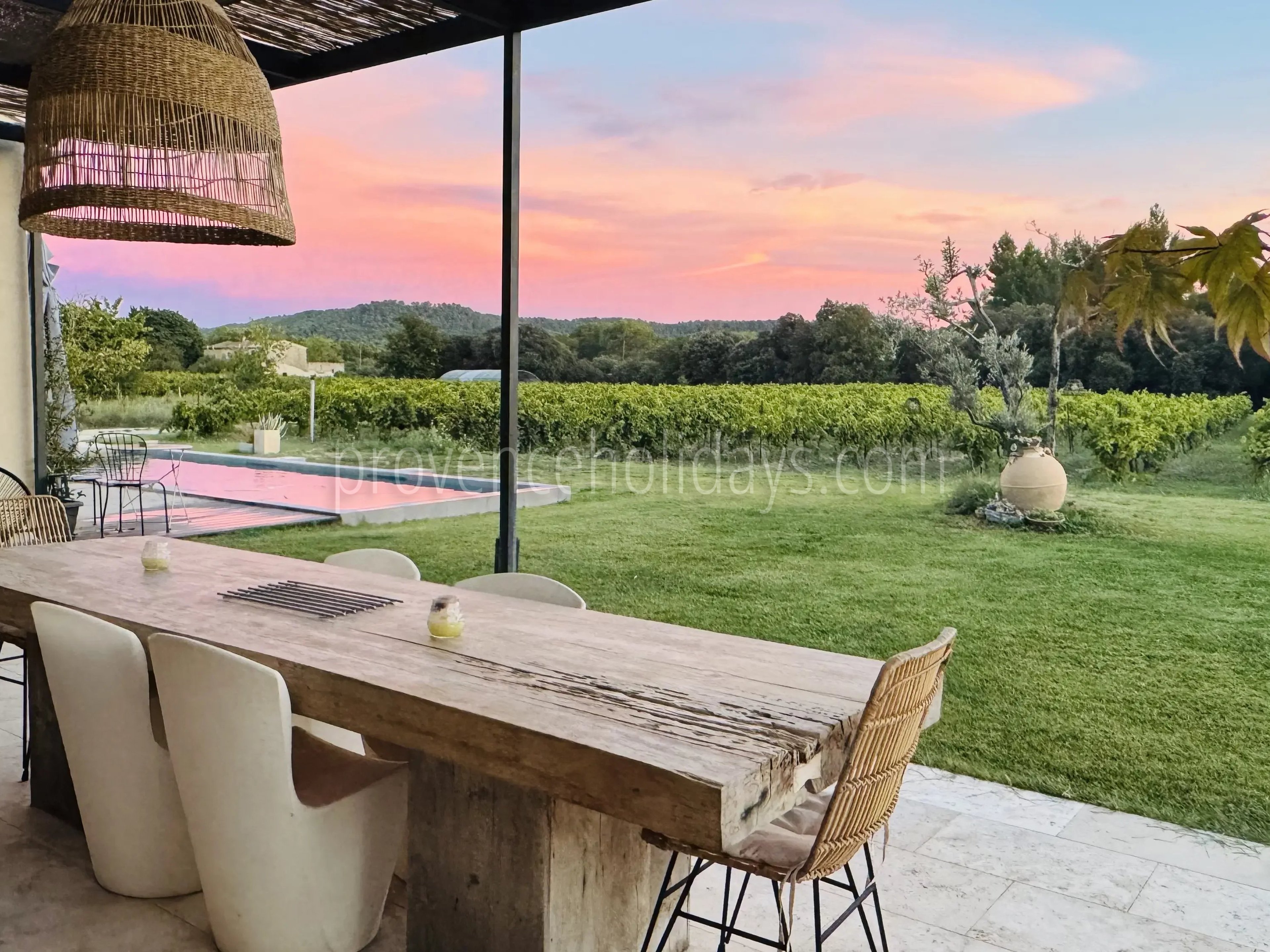 24 - FOR SALE – Charming property with a pool in Vaugines, near Lourmarin – panoramic view of the Luberon.: Villa: Pool
