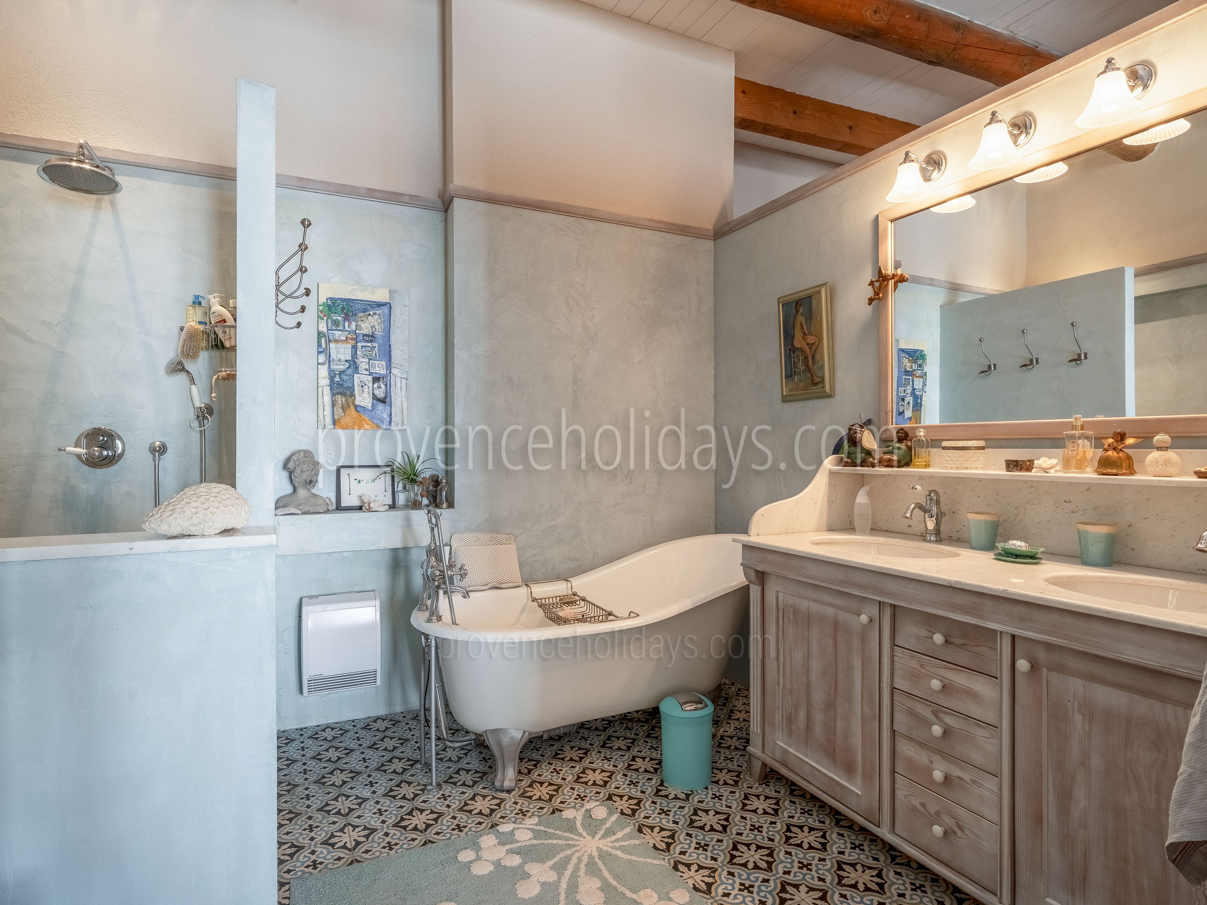 16 - Mas du Cours: Villa: Bathroom