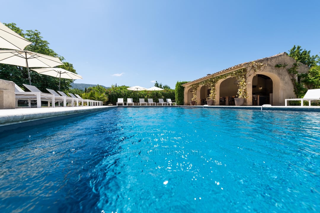 Luxe Bastide met panoramisch uitzicht op de Luberon