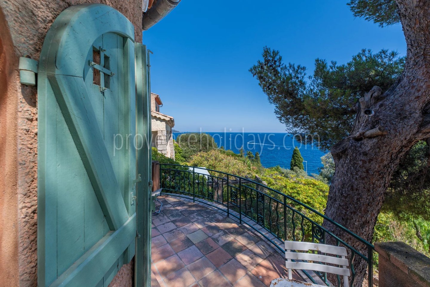 14 - Villa to renovate in Lavandou: Villa: Exterior