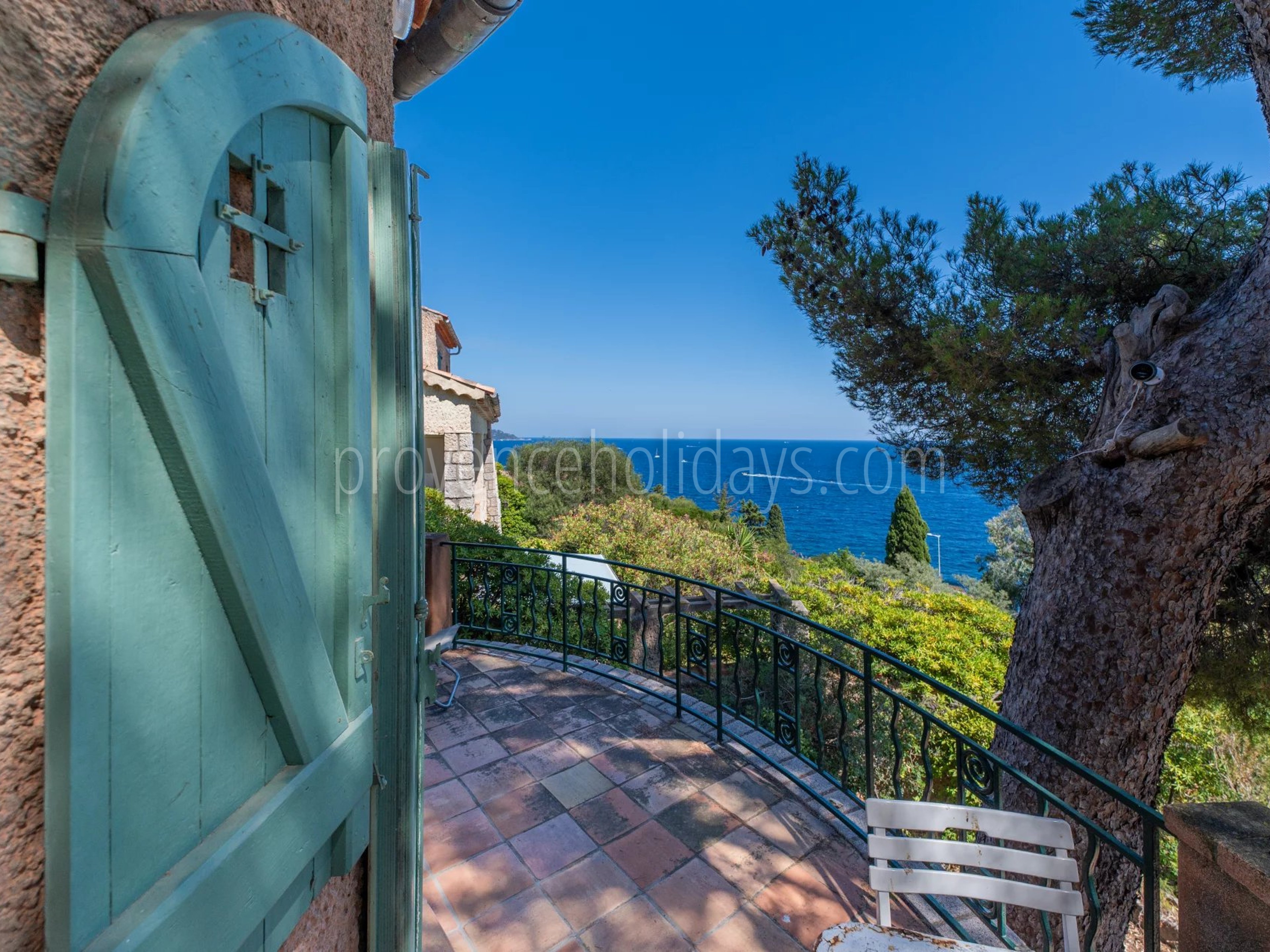 14 - Villa to renovate in Lavandou: Villa: Exterior