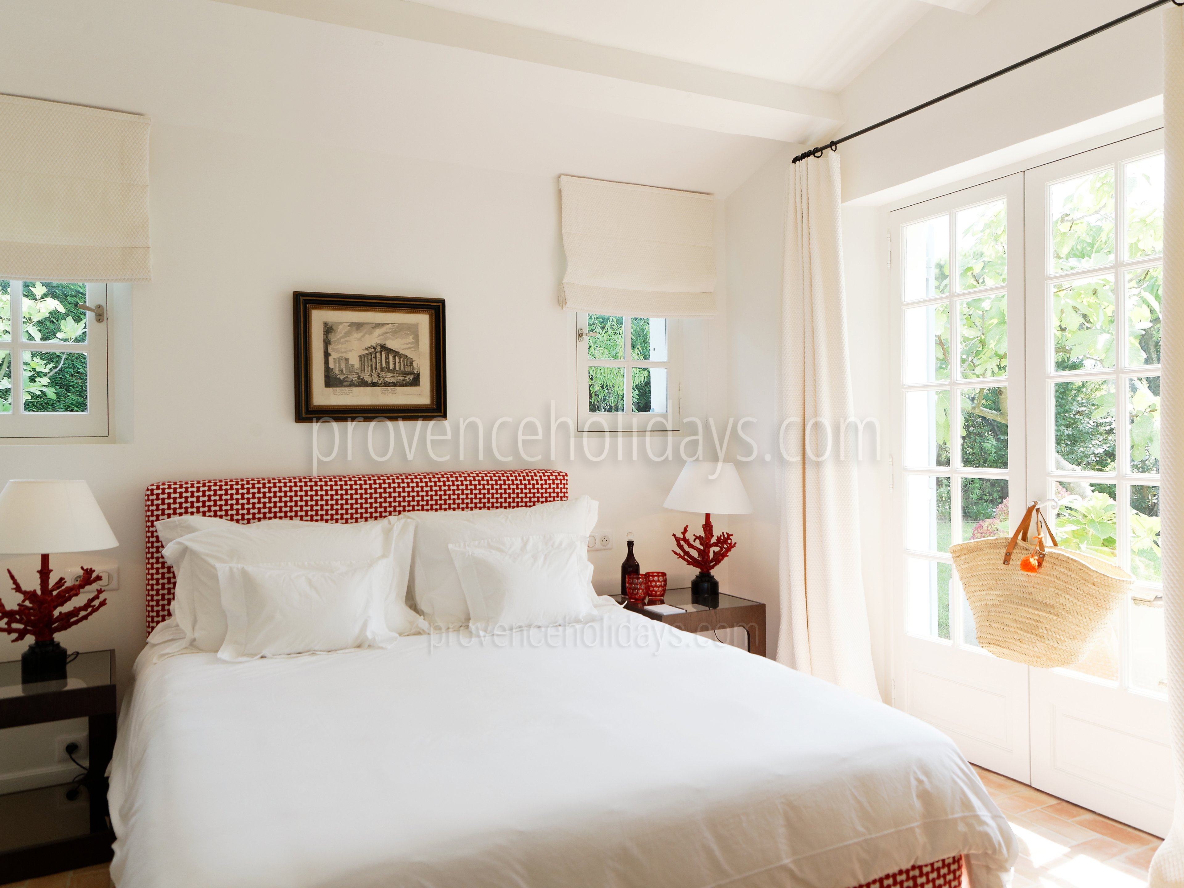 6 - Évasion Tropézienne: Villa: Bedroom