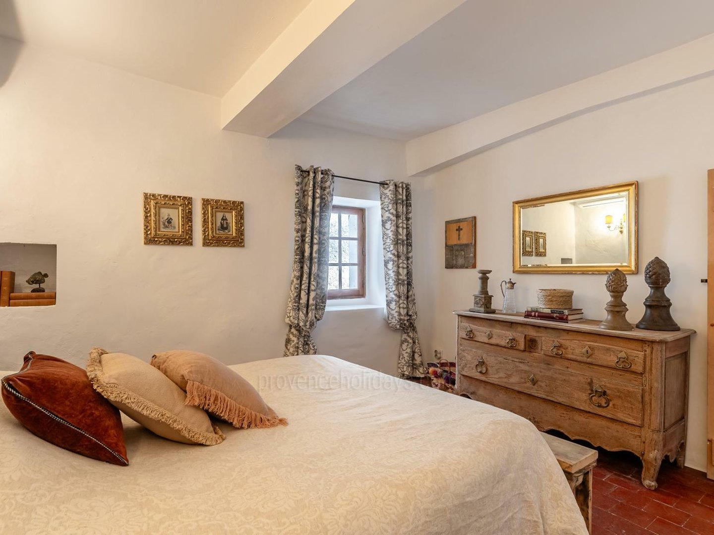 5 - Maison Rochevieille: Villa: Bedroom