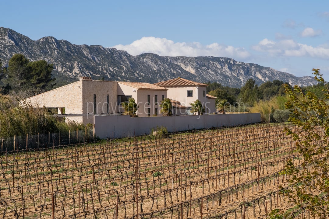 37 - Les Jardins Blancs: Villa: Exterior