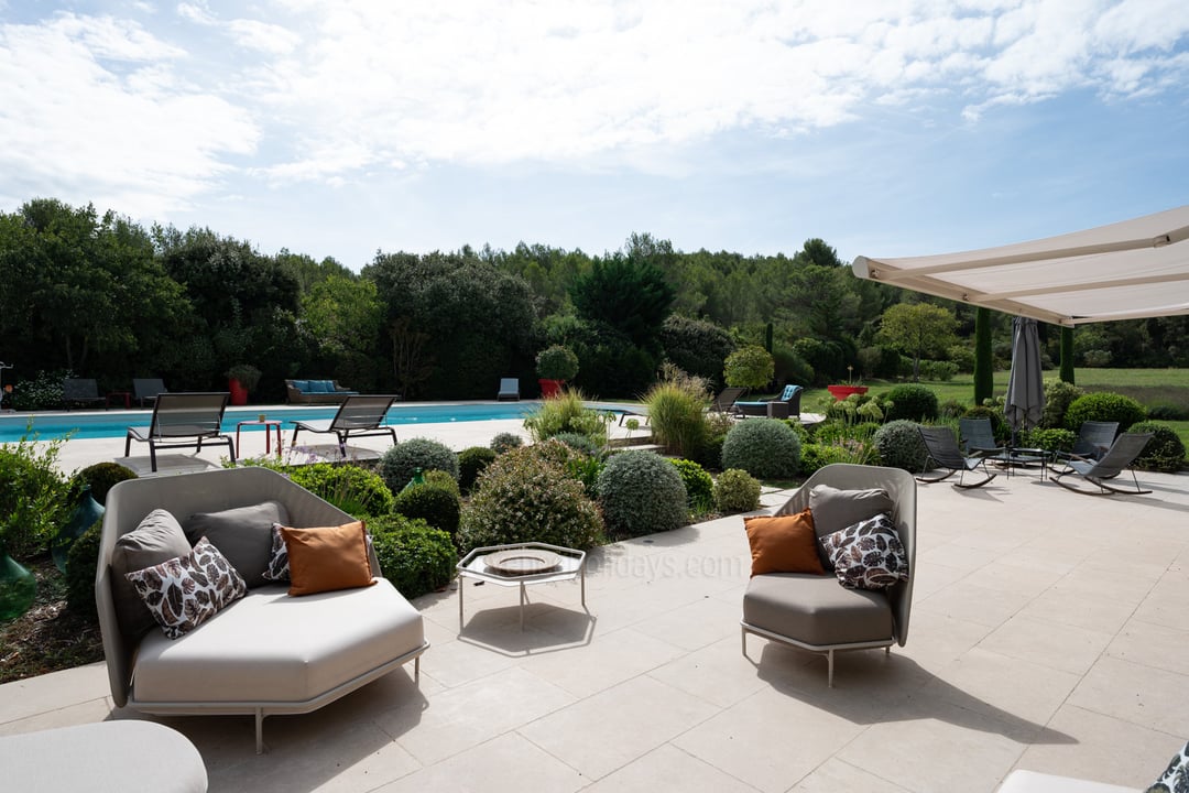8 - Mas Aurelia: Villa: Exterior