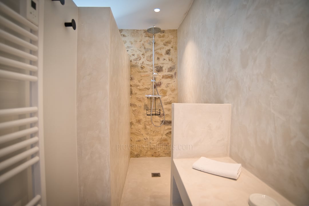 30 - Bastide du Lavoir: Villa: Bathroom
