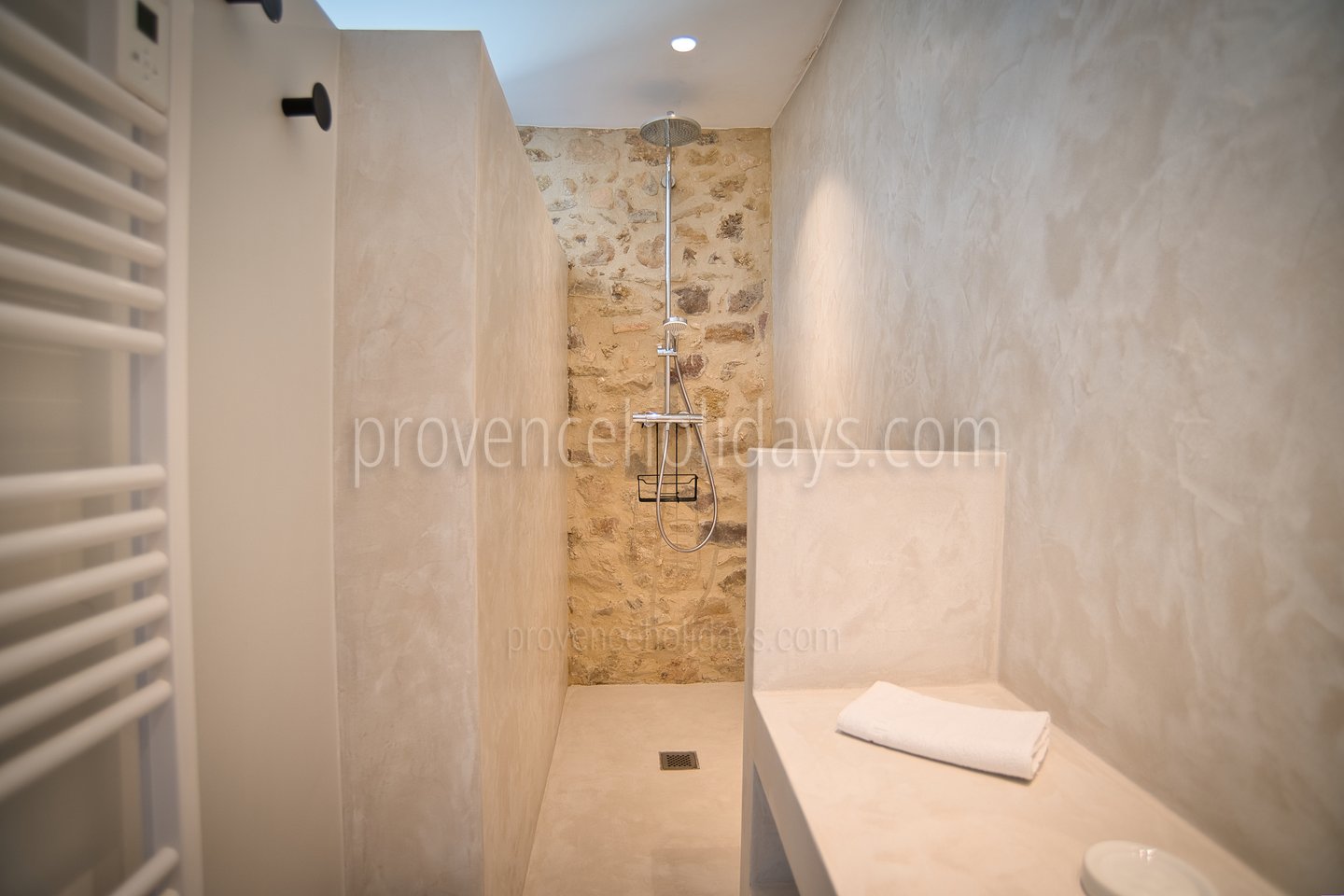30 - Bastide du Lavoir: Villa: Bathroom