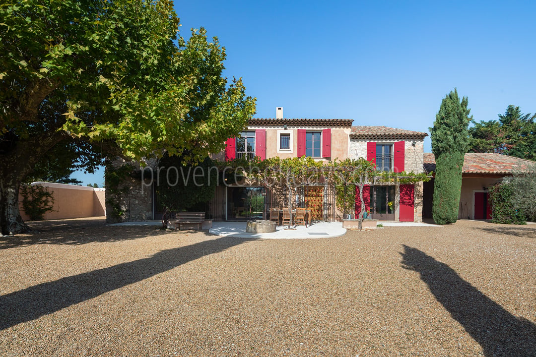 15 - Le Mas d\'Orgon: Villa: Exterior