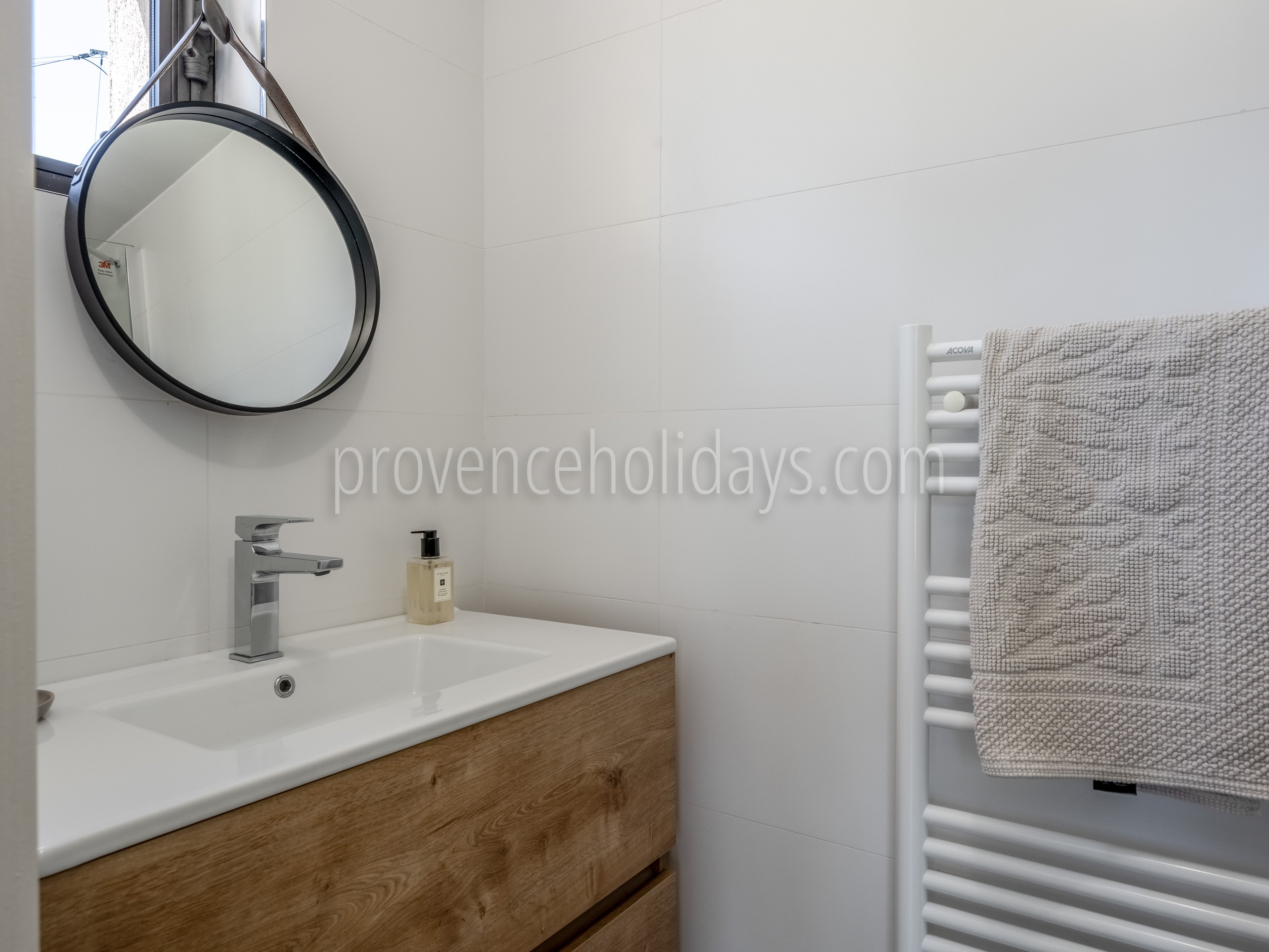 40 - Mas de la Burlande: Villa: Bathroom