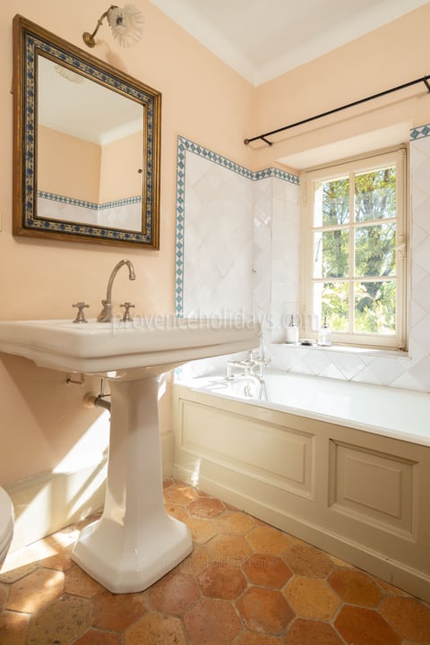 42 - Maison Pellegrine: Villa: Bathroom