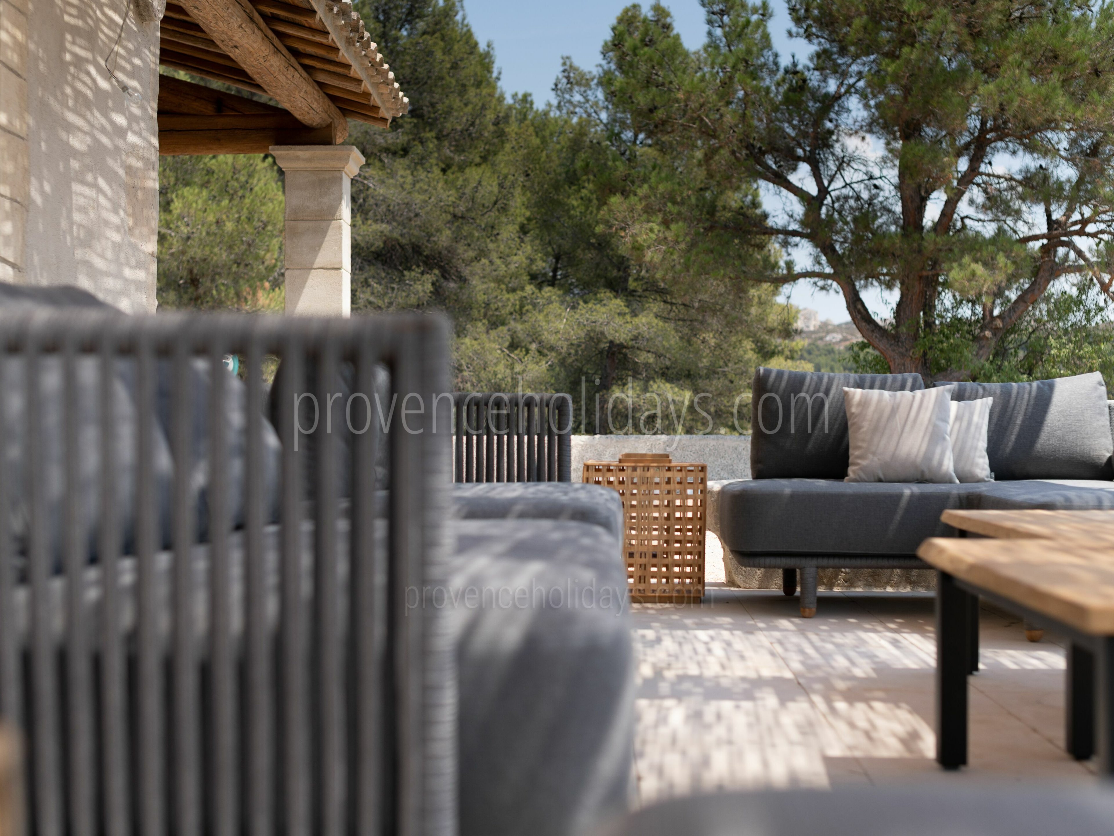12 - Mas de Provence: Villa: Exterior