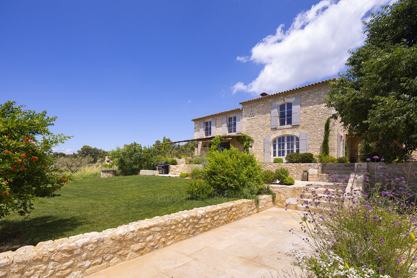 20 - Mas des Baux: Villa: Exterior