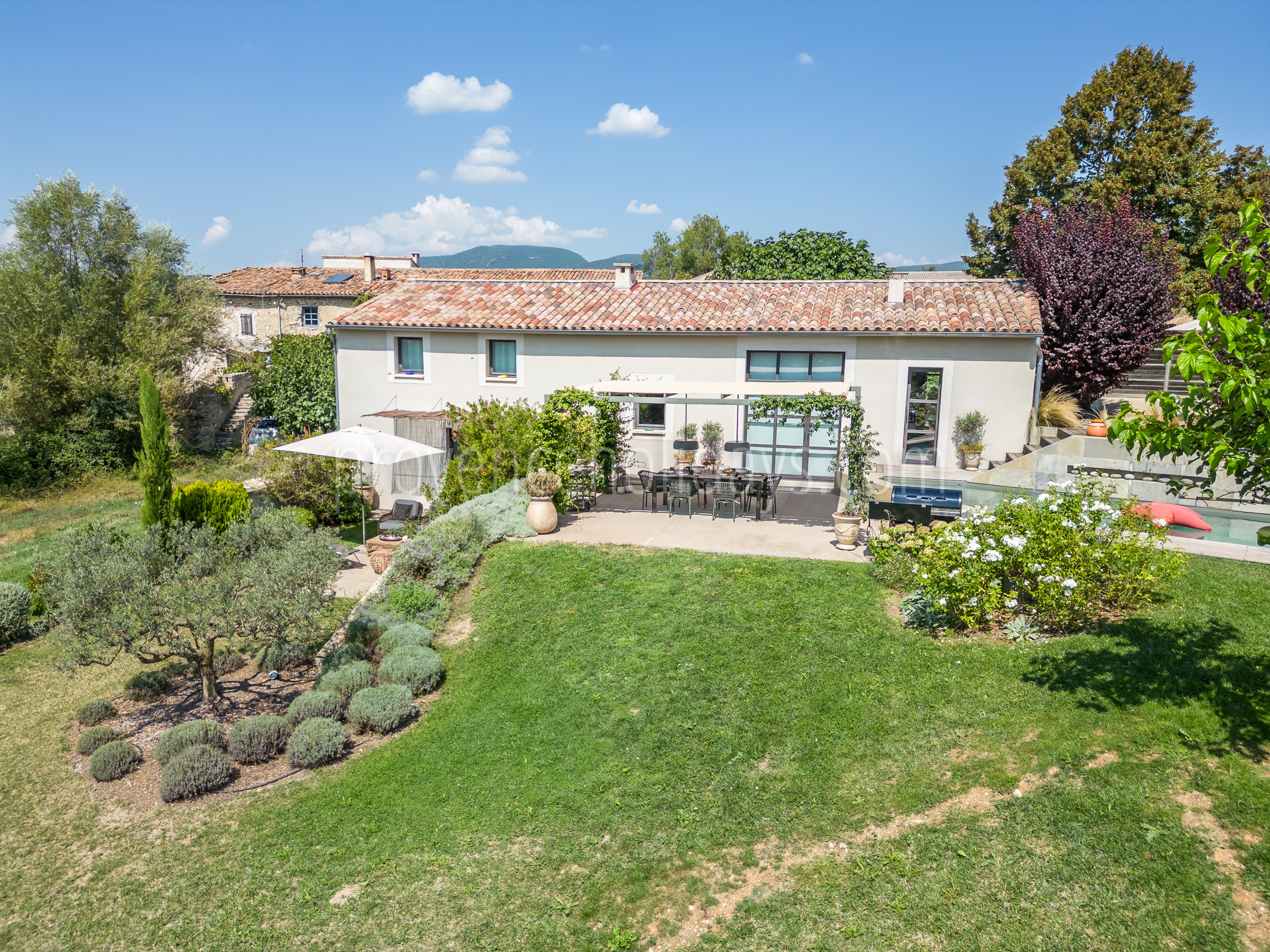 41 - Le Mas du Vallon: Villa: Exterior