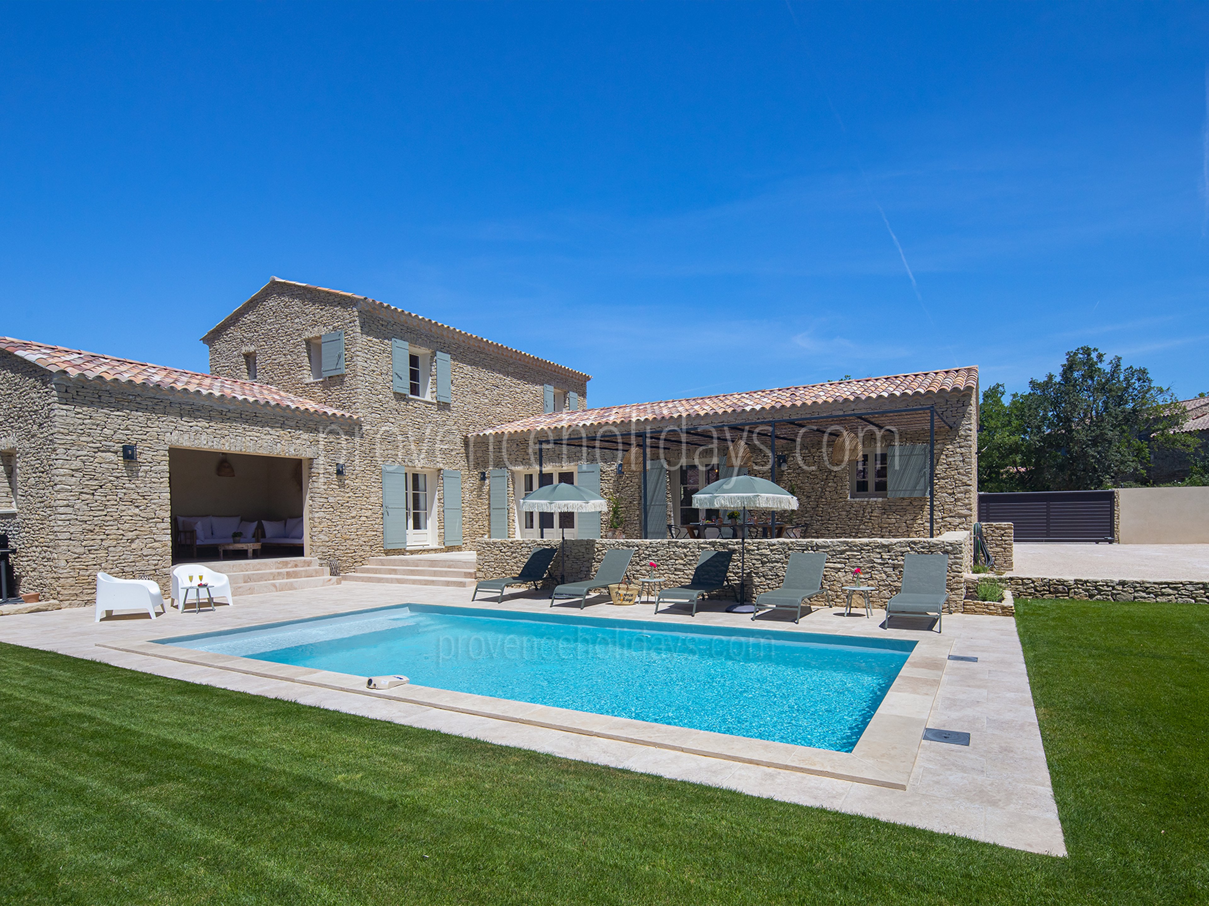 18 - Mas de Fontblanche: Villa: Exterior