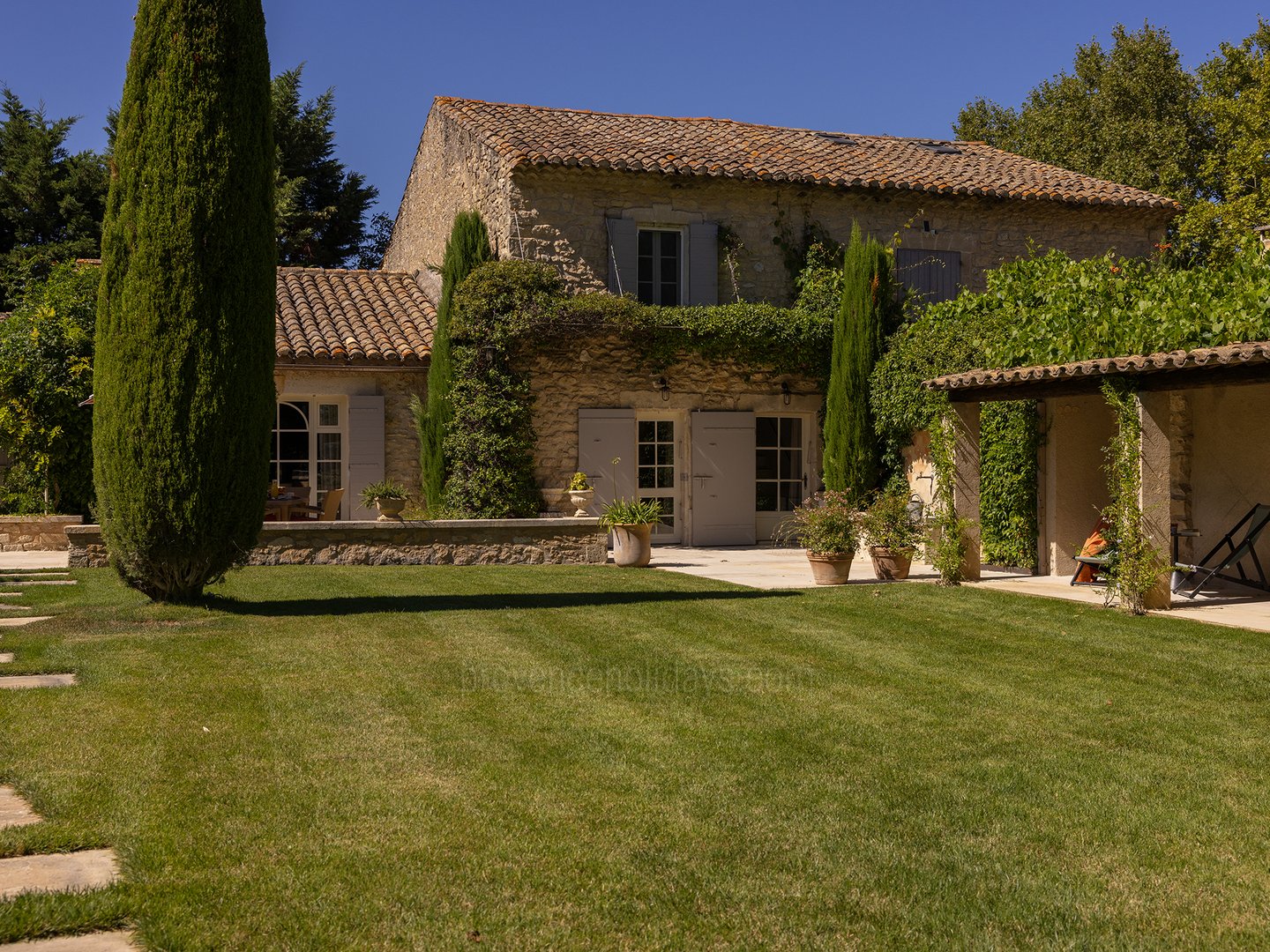 7 - Le Mas des Magnans: Villa: Exterior