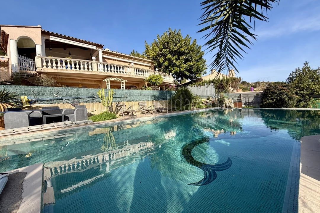 5 - Character house in Cavalaire-sur-Mer: Villa: Pool