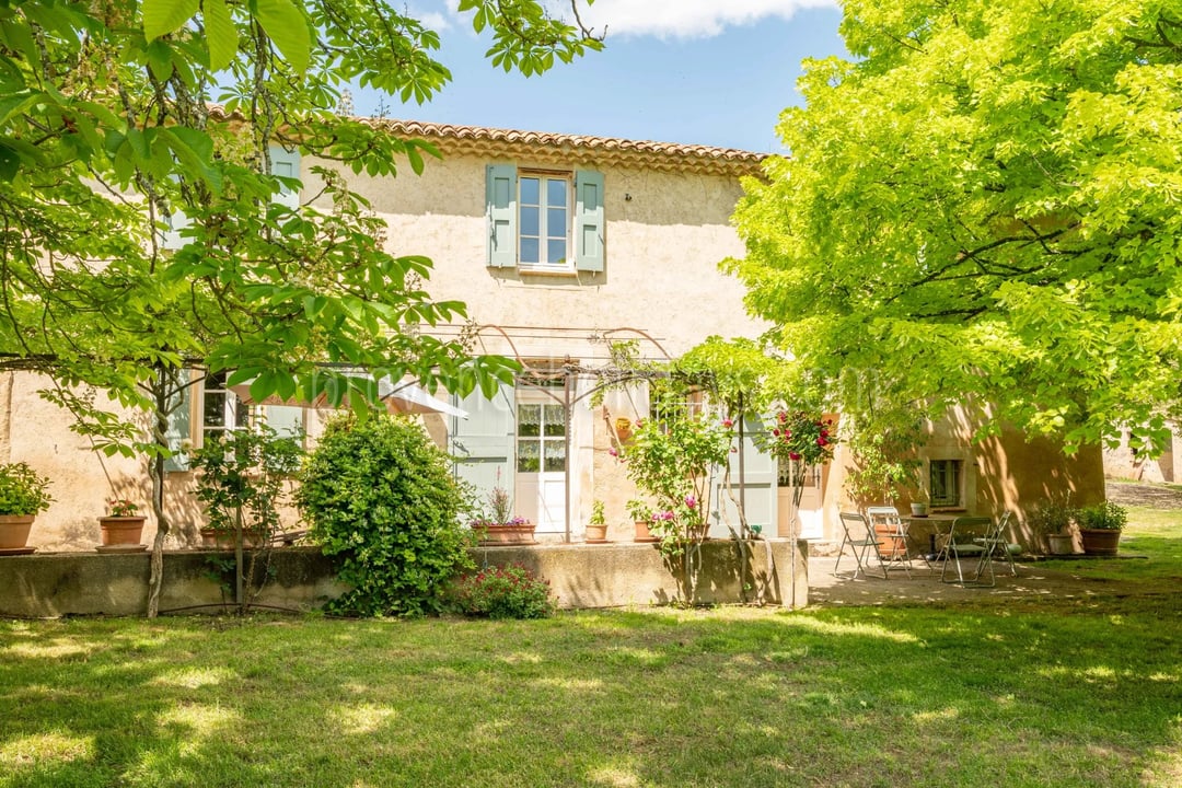 15 - Provençal mas in Ansouis: Villa: Exterior