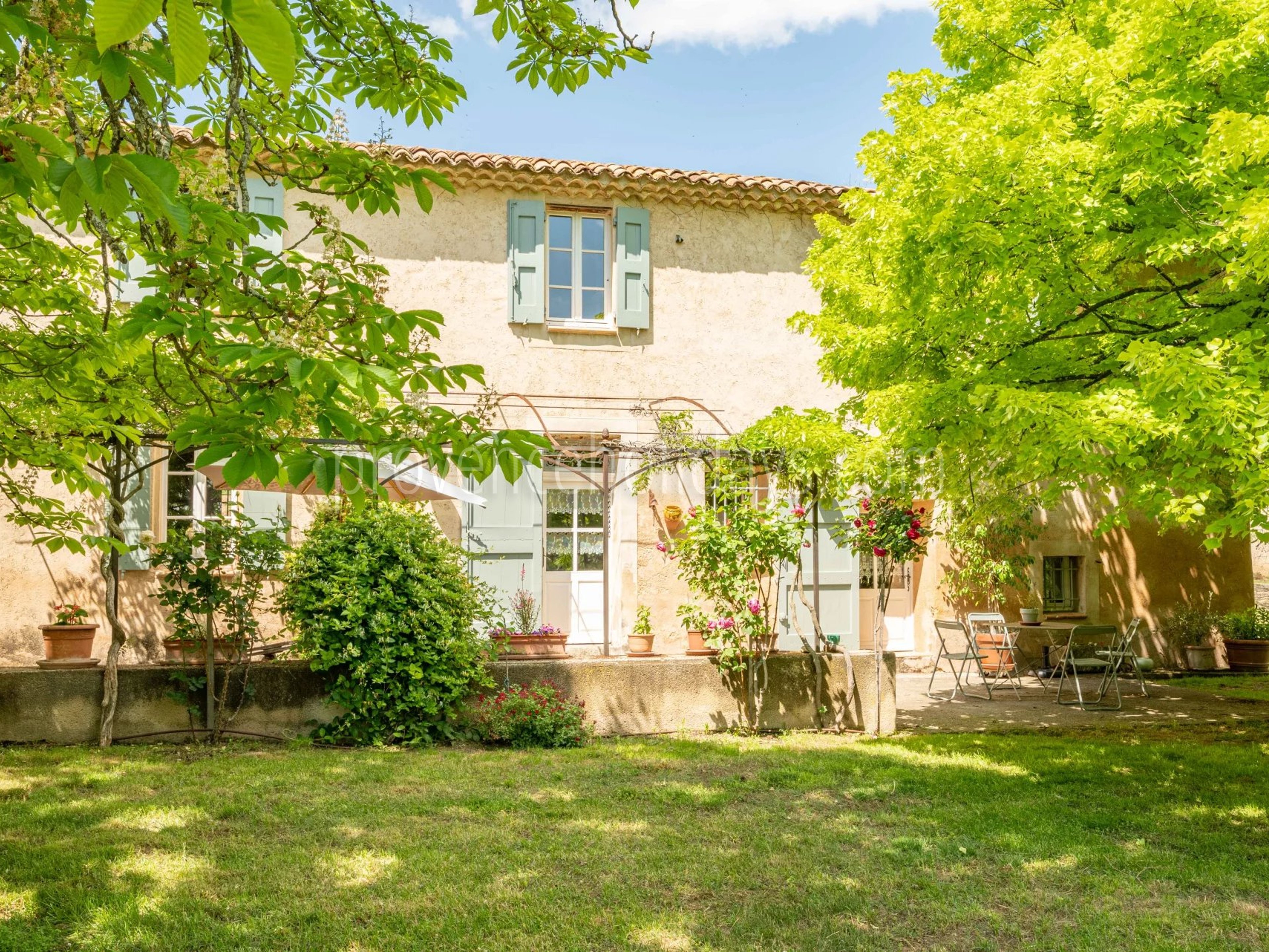 15 - Provençal mas in Ansouis: Villa: Exterior