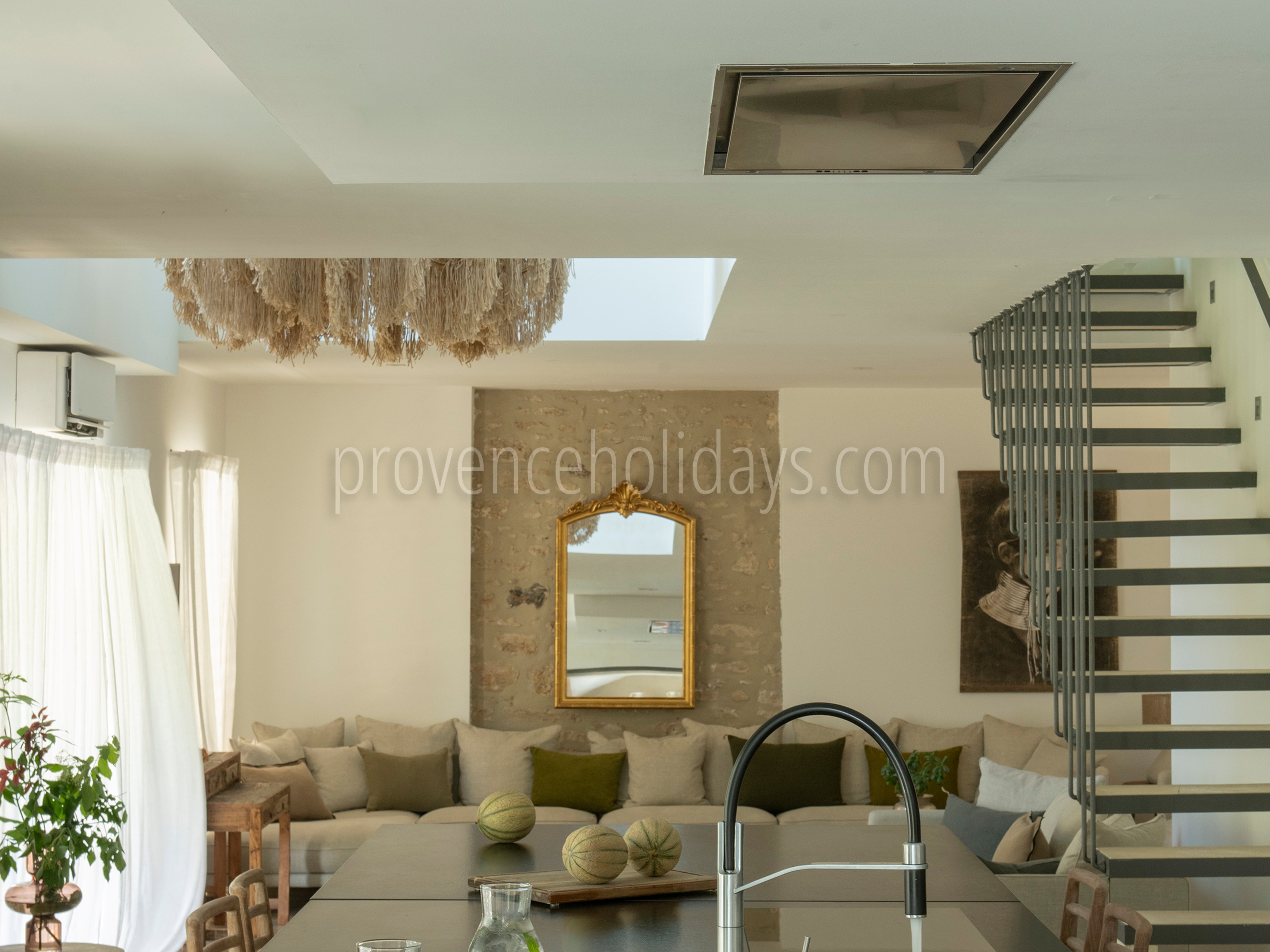 129 - Mas du Carlet: Villa: Interior