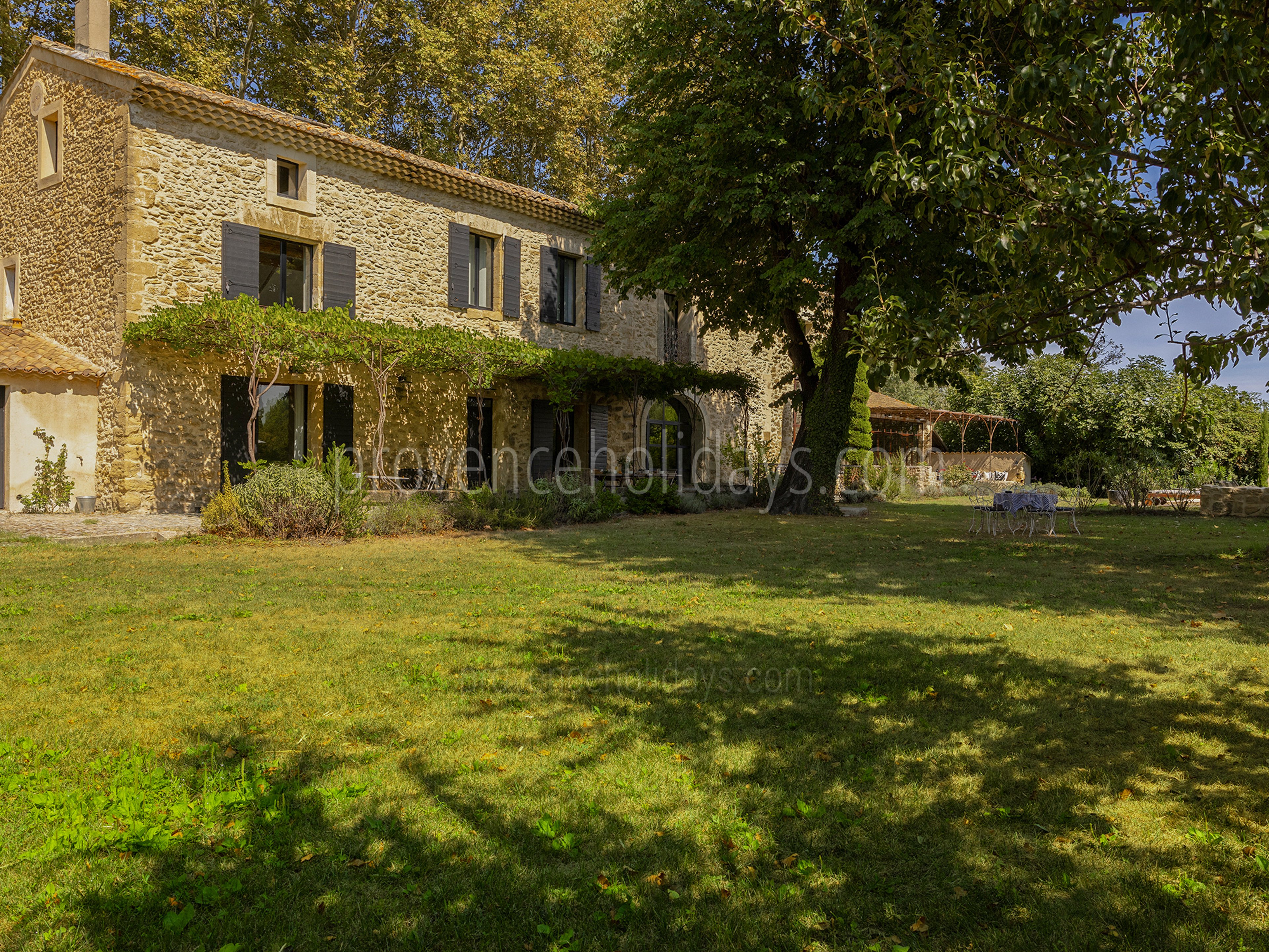 40 - Le Mas d\'Entraigues: Villa: Exterior