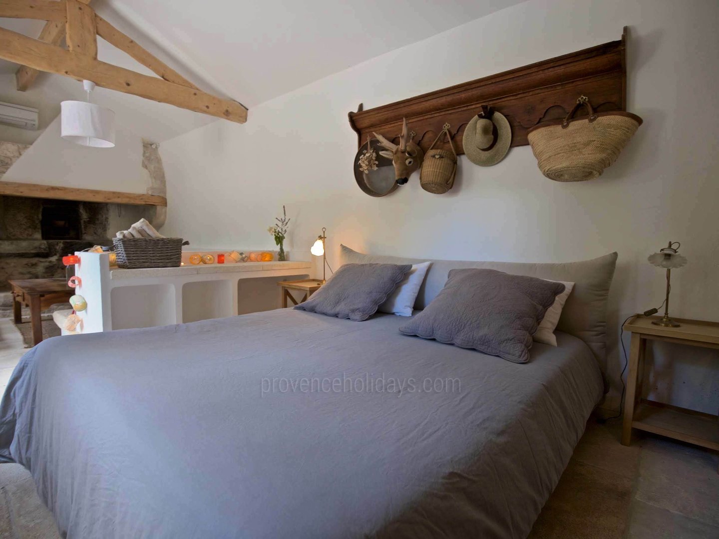 20 - Chez Vincent: Villa: Bedroom