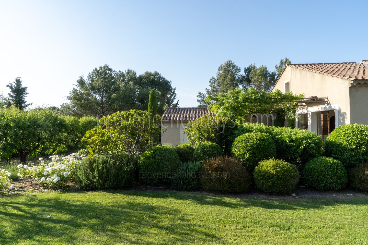 42 - Mas des Aupiho: Villa: Exterior