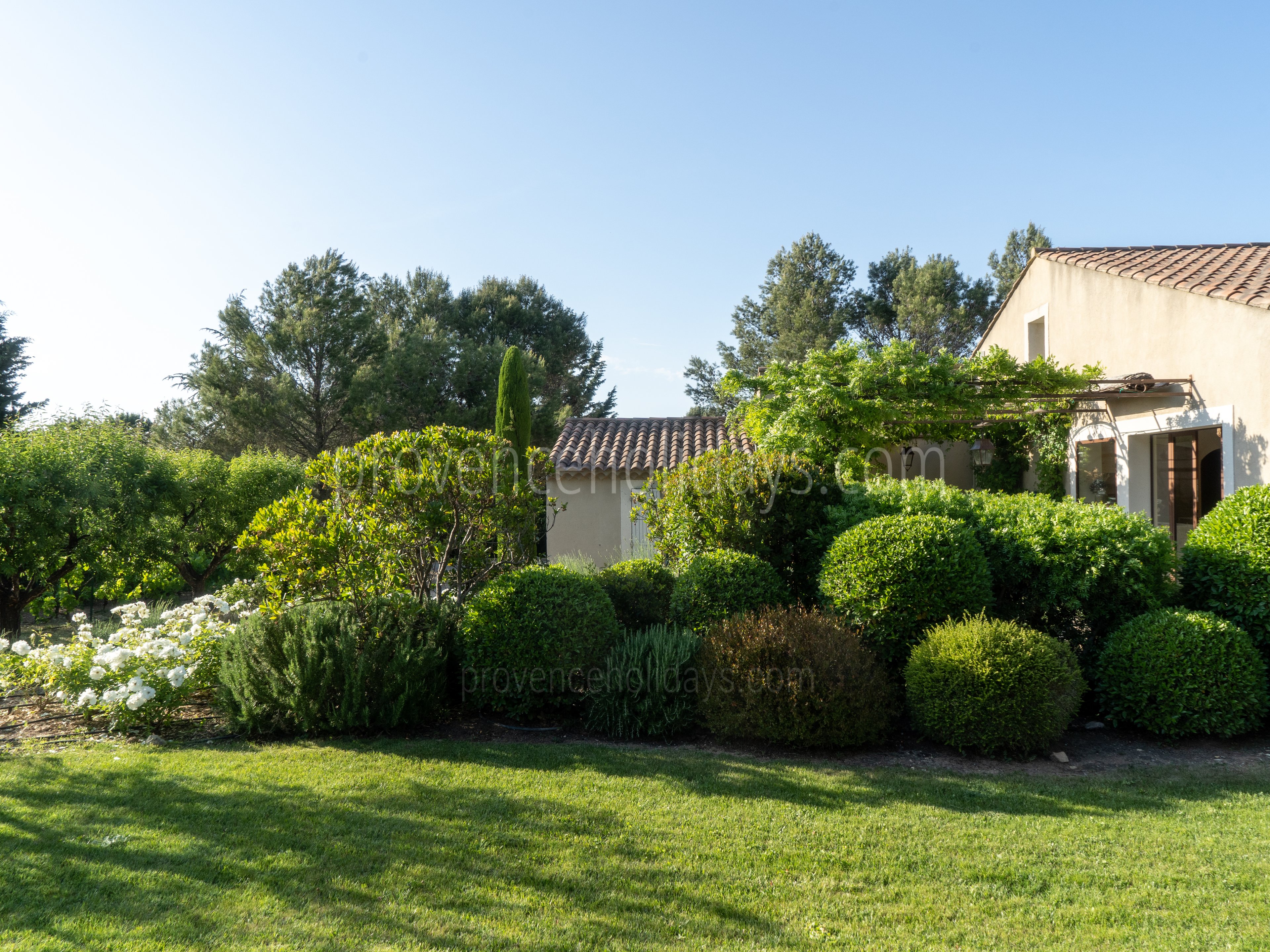 42 - Mas des Aupiho: Villa: Exterior