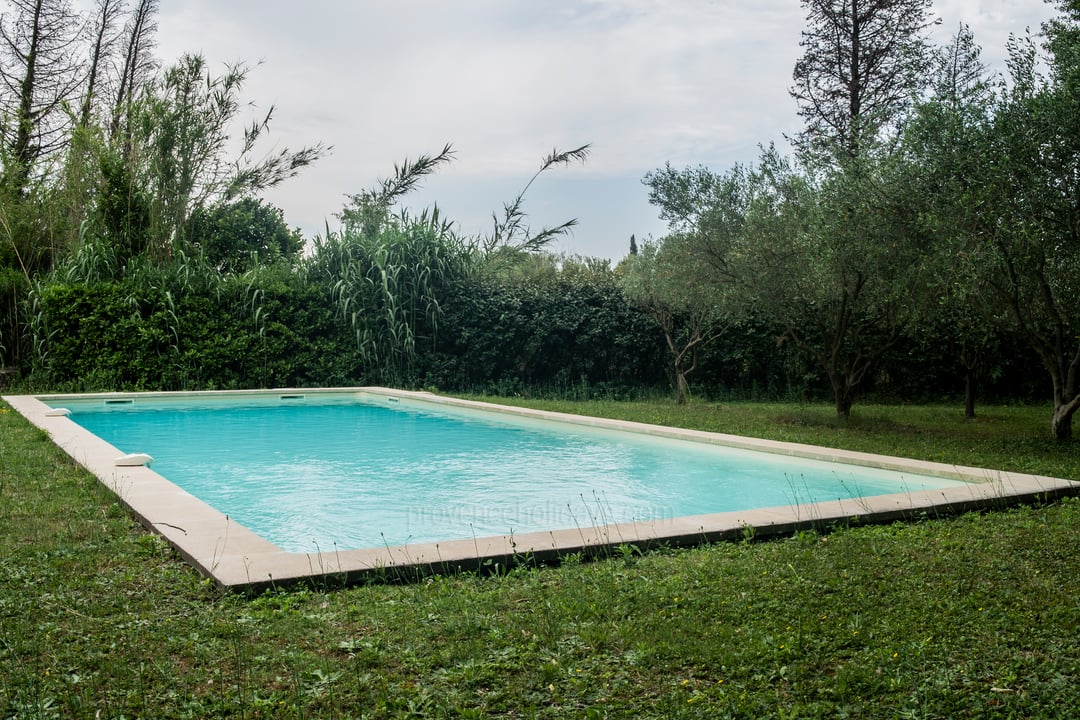 Charmant vakantiehuis met zwembad in Saint-Rémy-de-Provence - Zwembad