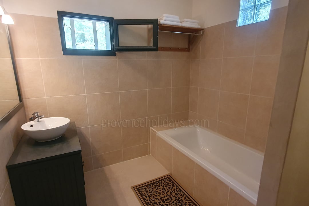 14 - Villa Fabre: Villa: Bathroom