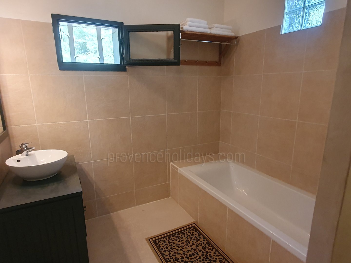 14 - Villa Fabre: Villa: Bathroom