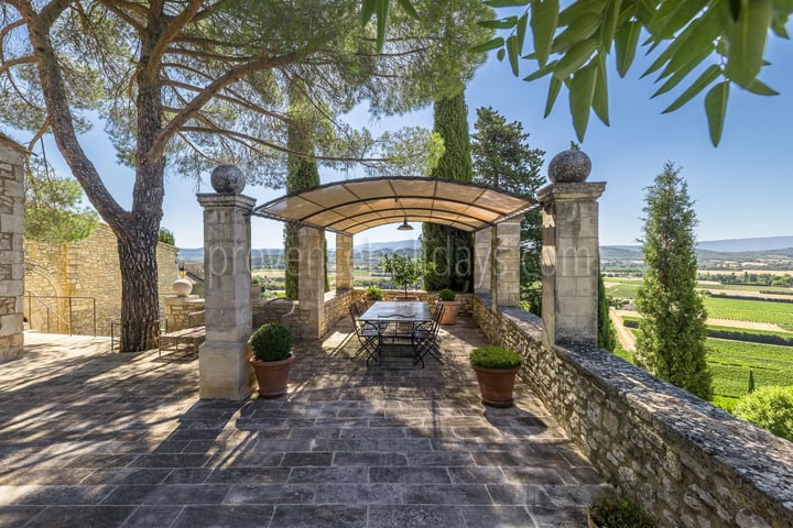 5 - Historisch landhuis in Gordes: Villa: Exterior