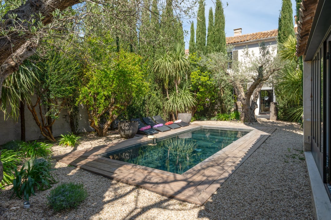 Dorpshuis met verwarmd zwembad in Fontvieille