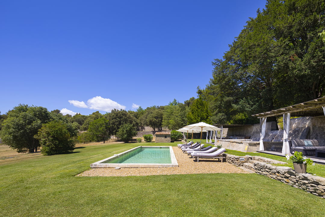 19 - Bastide de l\'Isle: Villa: Pool