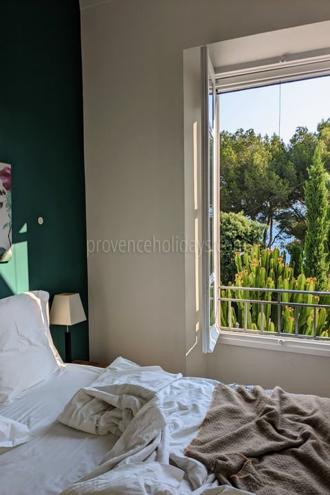 56 - Villa Cap d\'Antibes: Villa: Bedroom