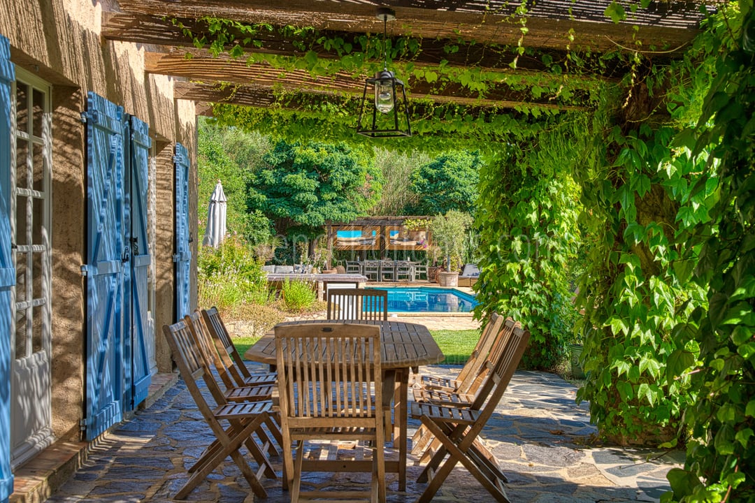 3 - Azur Horizon: Villa: Exterior