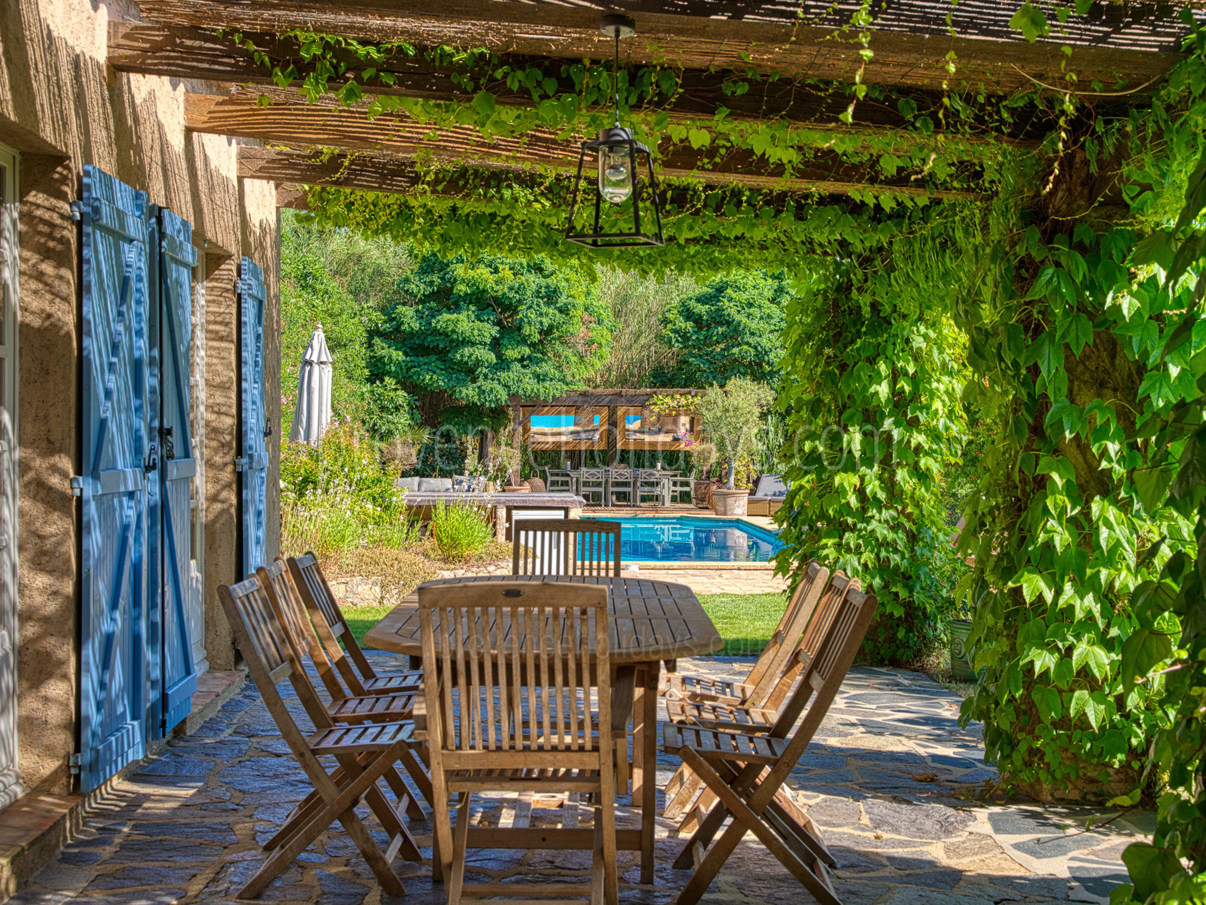 3 - Azur Horizon: Villa: Exterior