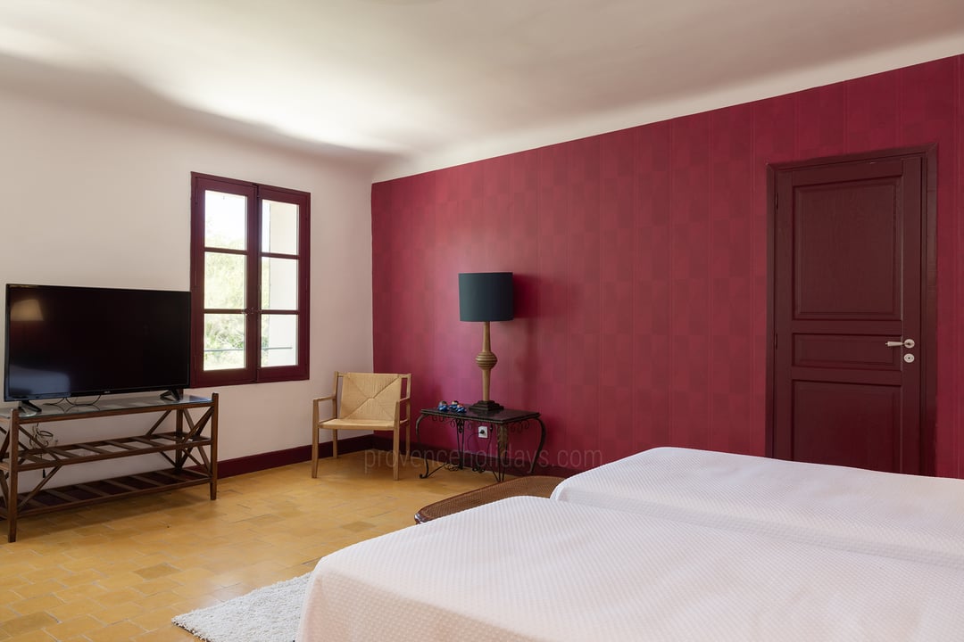 49 - Bastide Mouriès: Villa: Bedroom