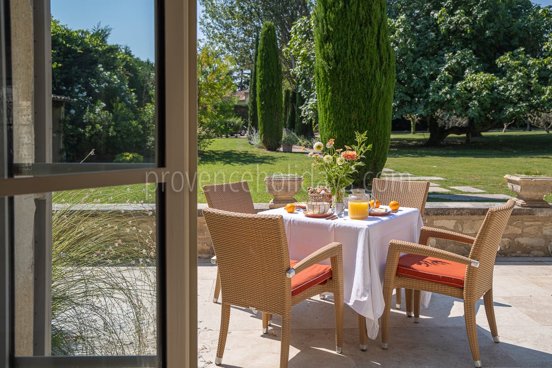 30 - Le Mas des Magnans: Villa: Exterior