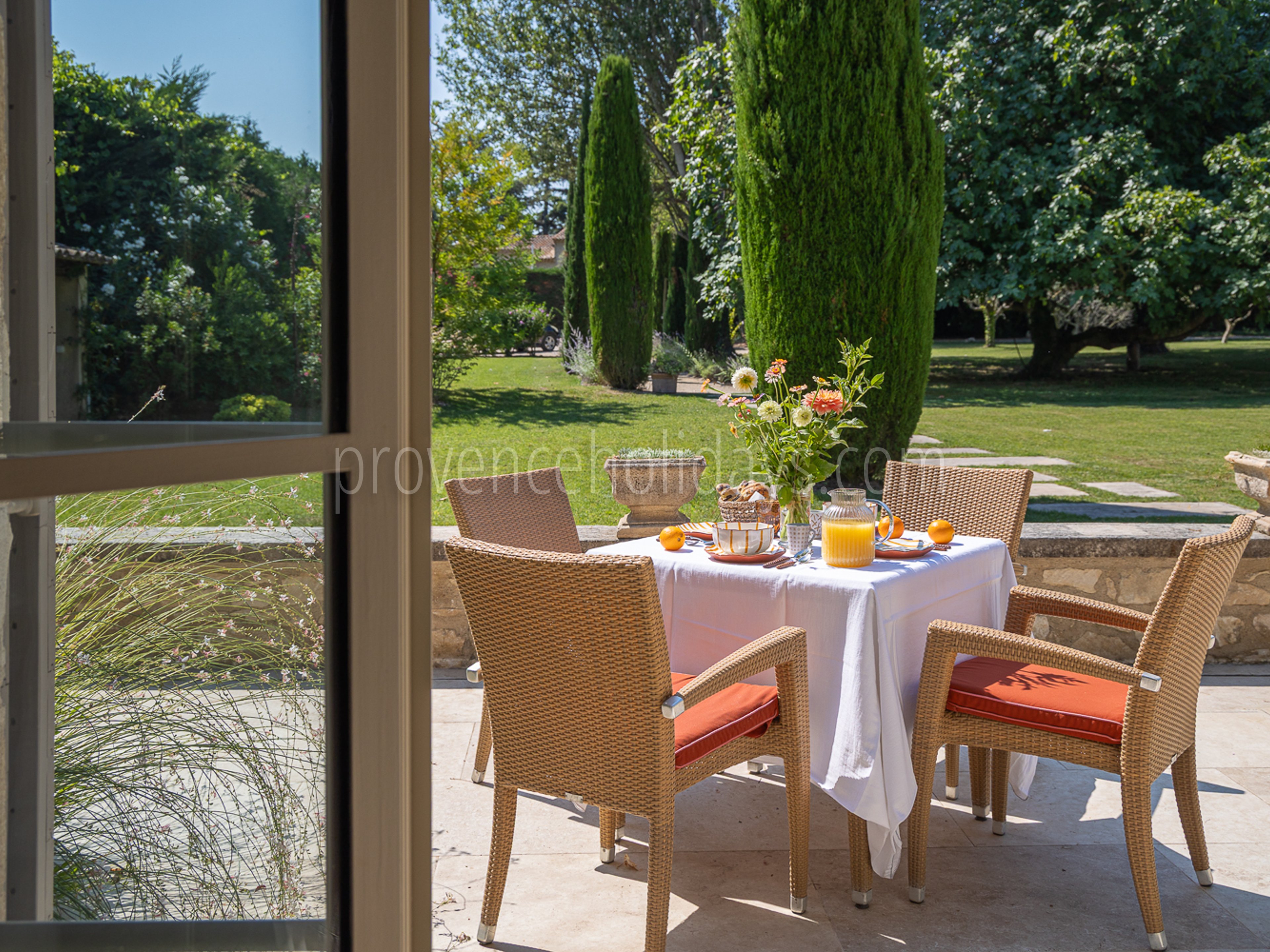 30 - Le Mas des Magnans: Villa: Exterior