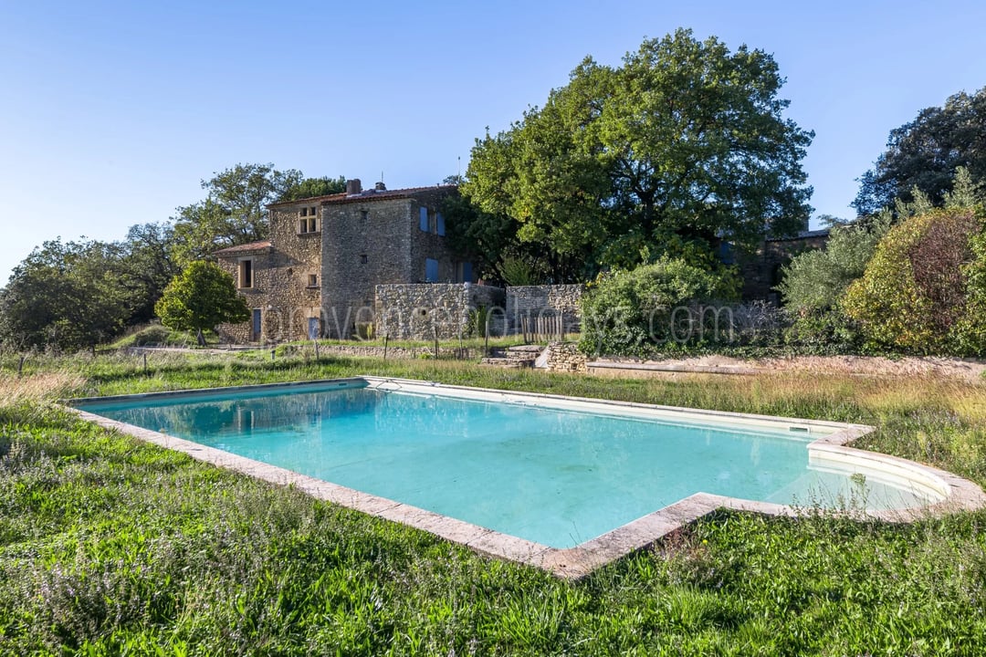Historic property with views of Sainte-Victoire in Cucuron
