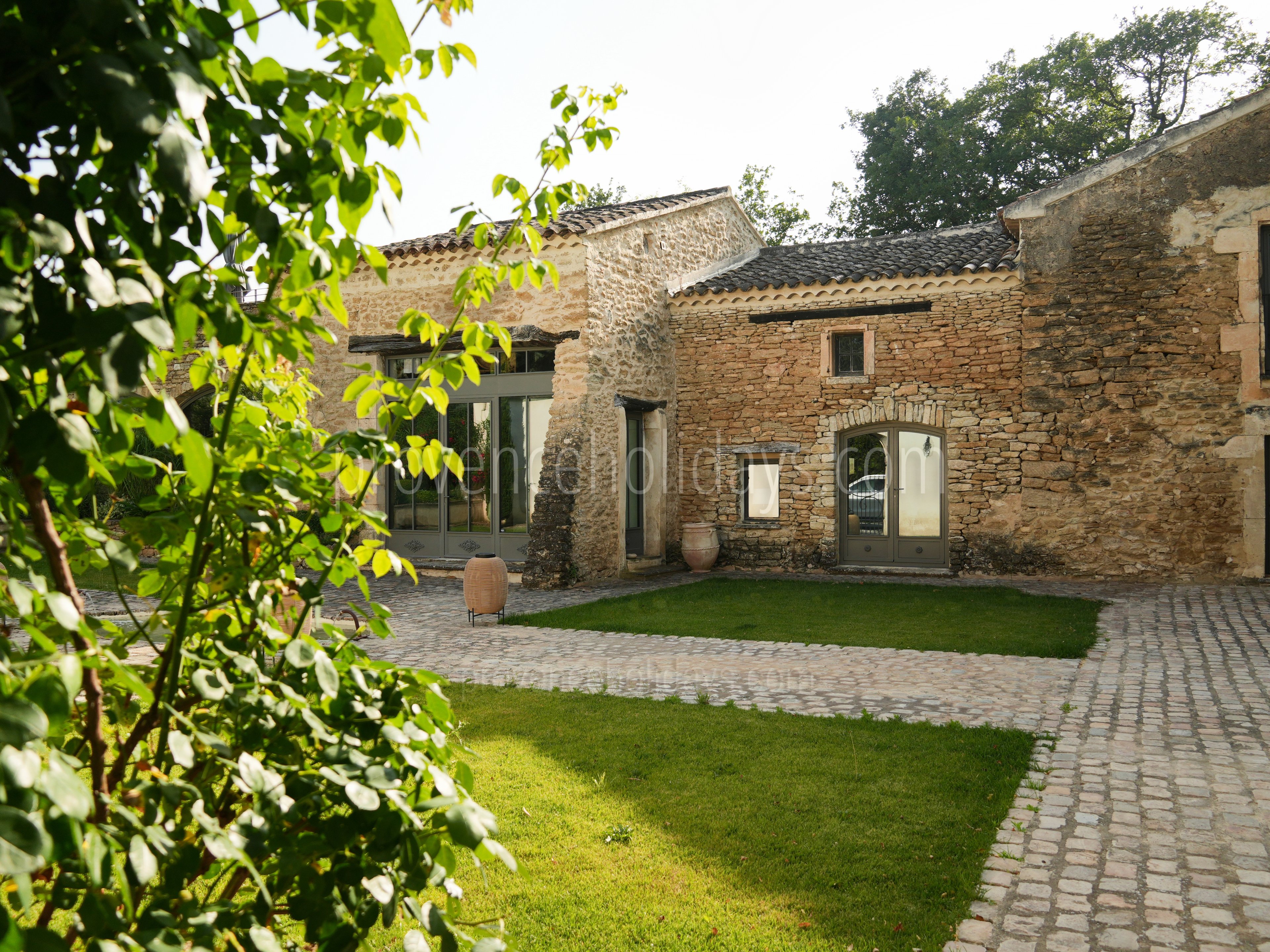 11 - Domaine du Grand Chêne: Villa: Exterior