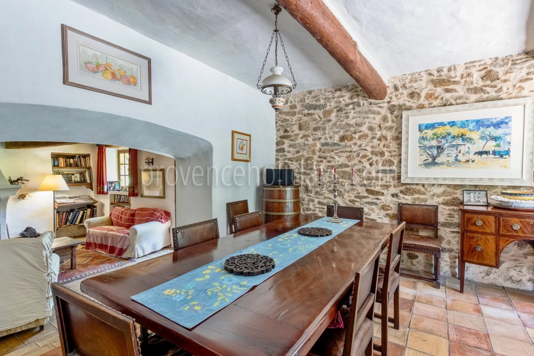 8 - Te renoveren gehucht in Grimaud: Villa: Interior