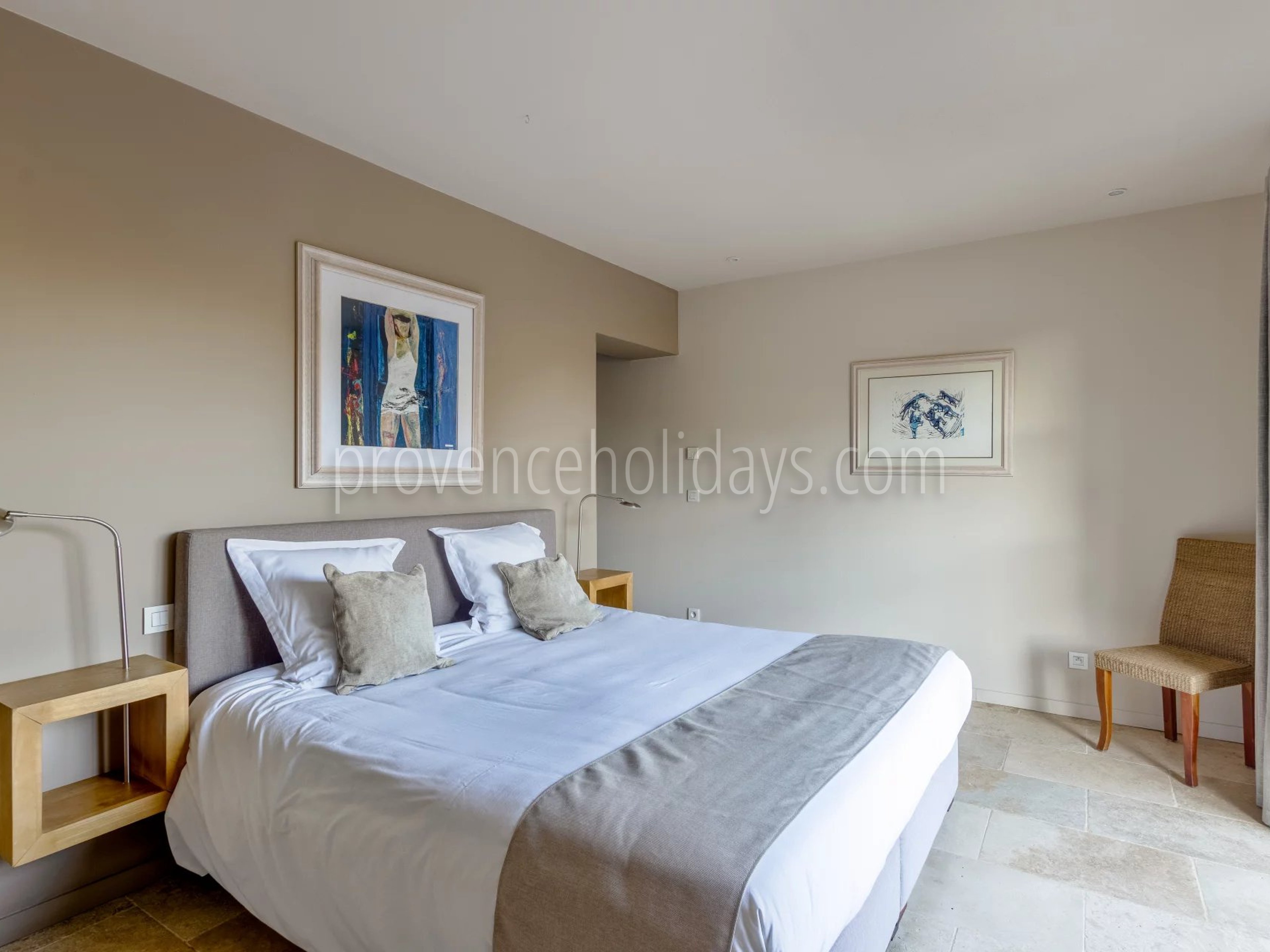 11 - Stone estate in La Garde-Freinet: Villa: Bedroom